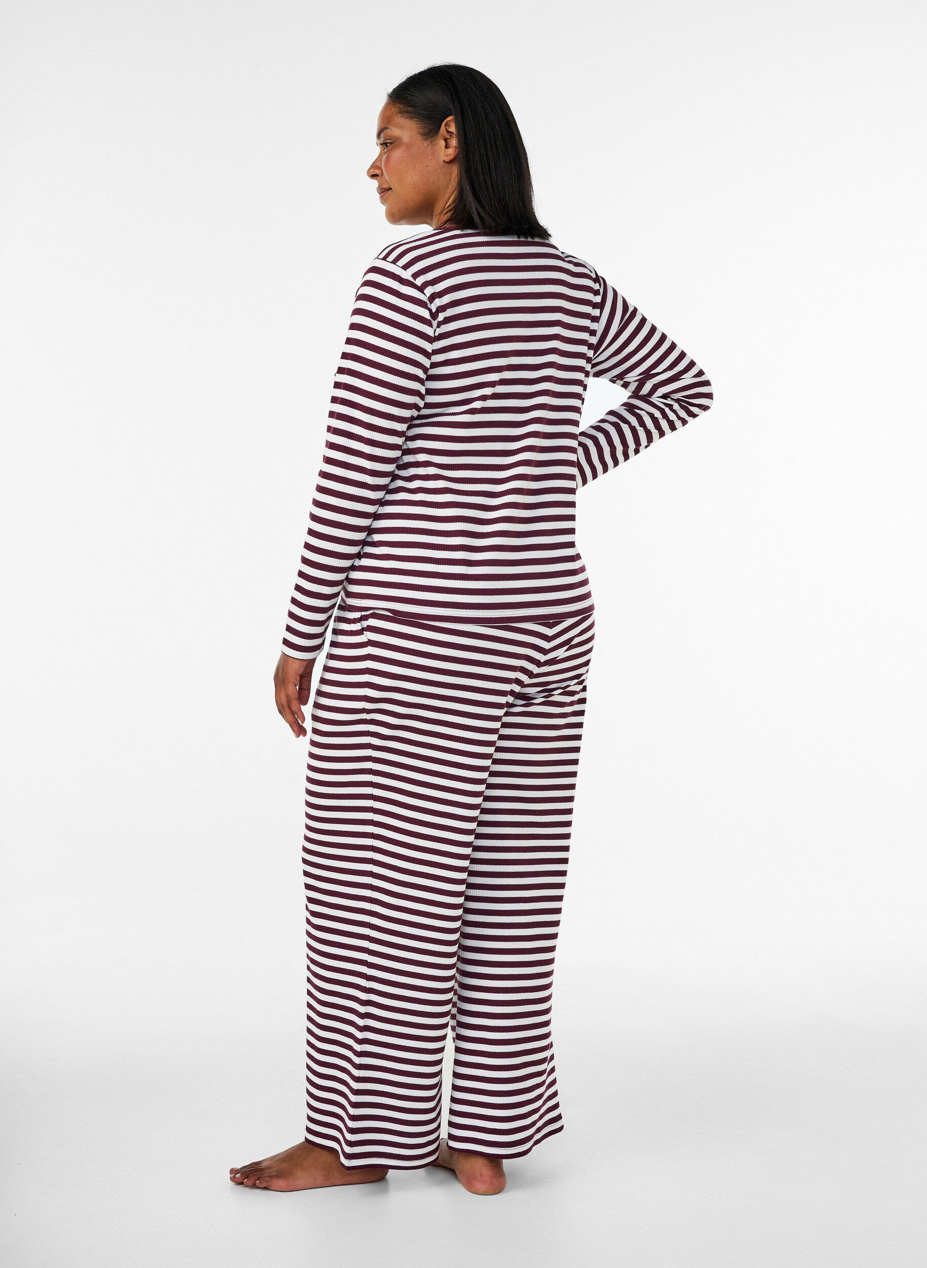 ZizziPantalon de pyjama ray&eacute; &agrave; taille haute et coupe ample, Bordeaux, Model image number 1