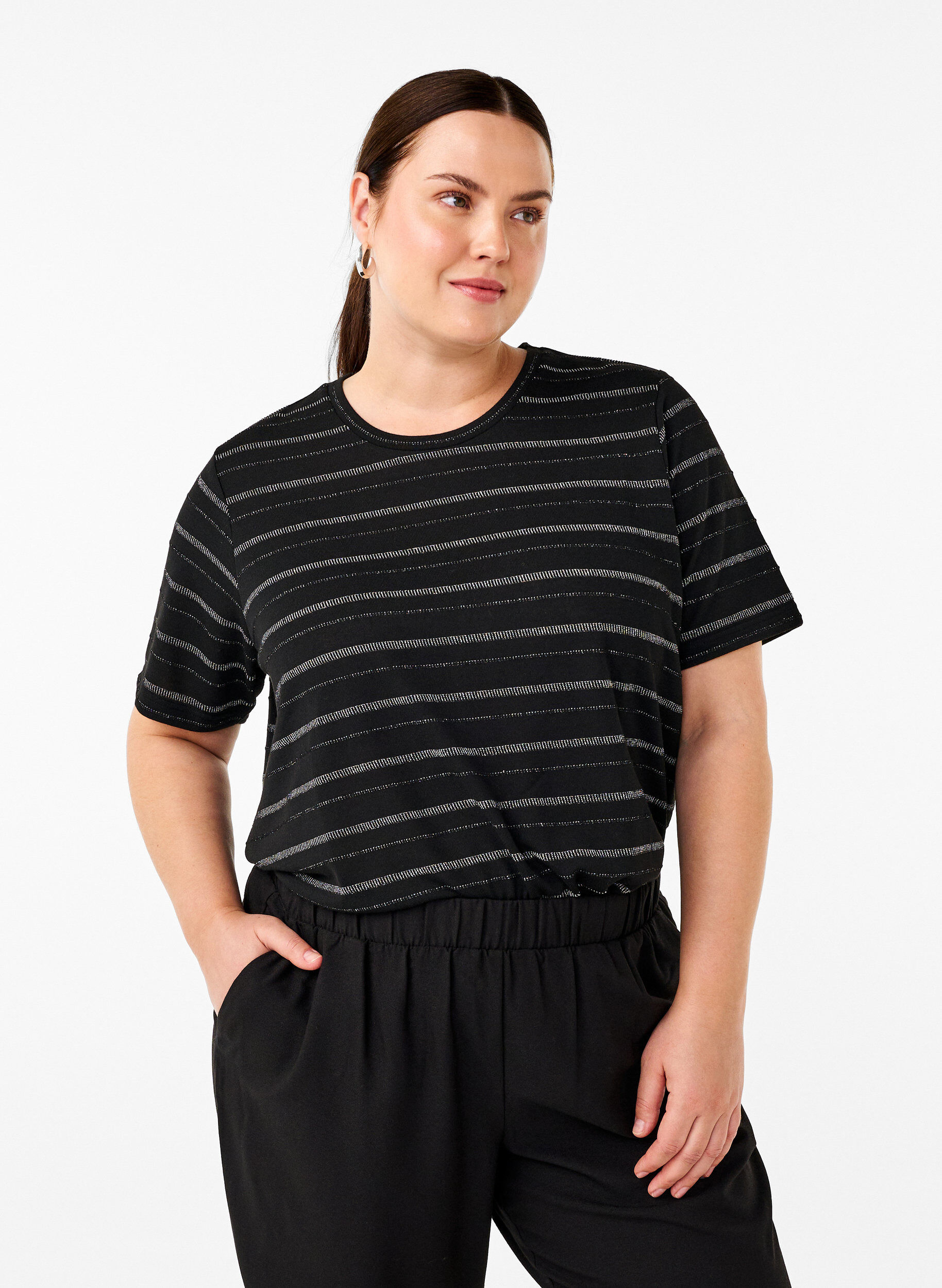 Zizzi T-shirt avec paillettes argent&eacute;es, Black w. Silver, Model image number 0