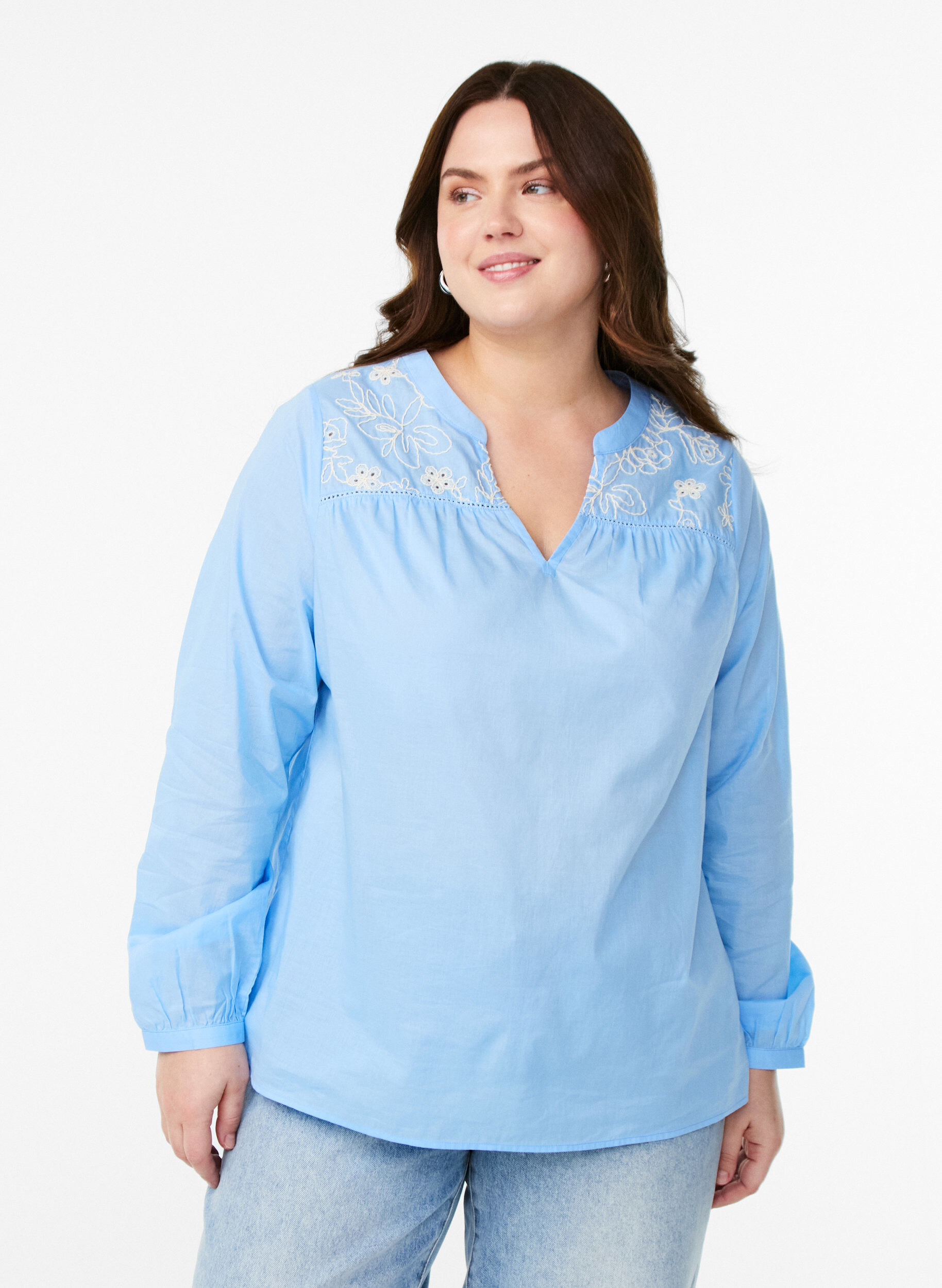 Zizzi Bluse mit Stickereidetails, Blau, Model image number 0