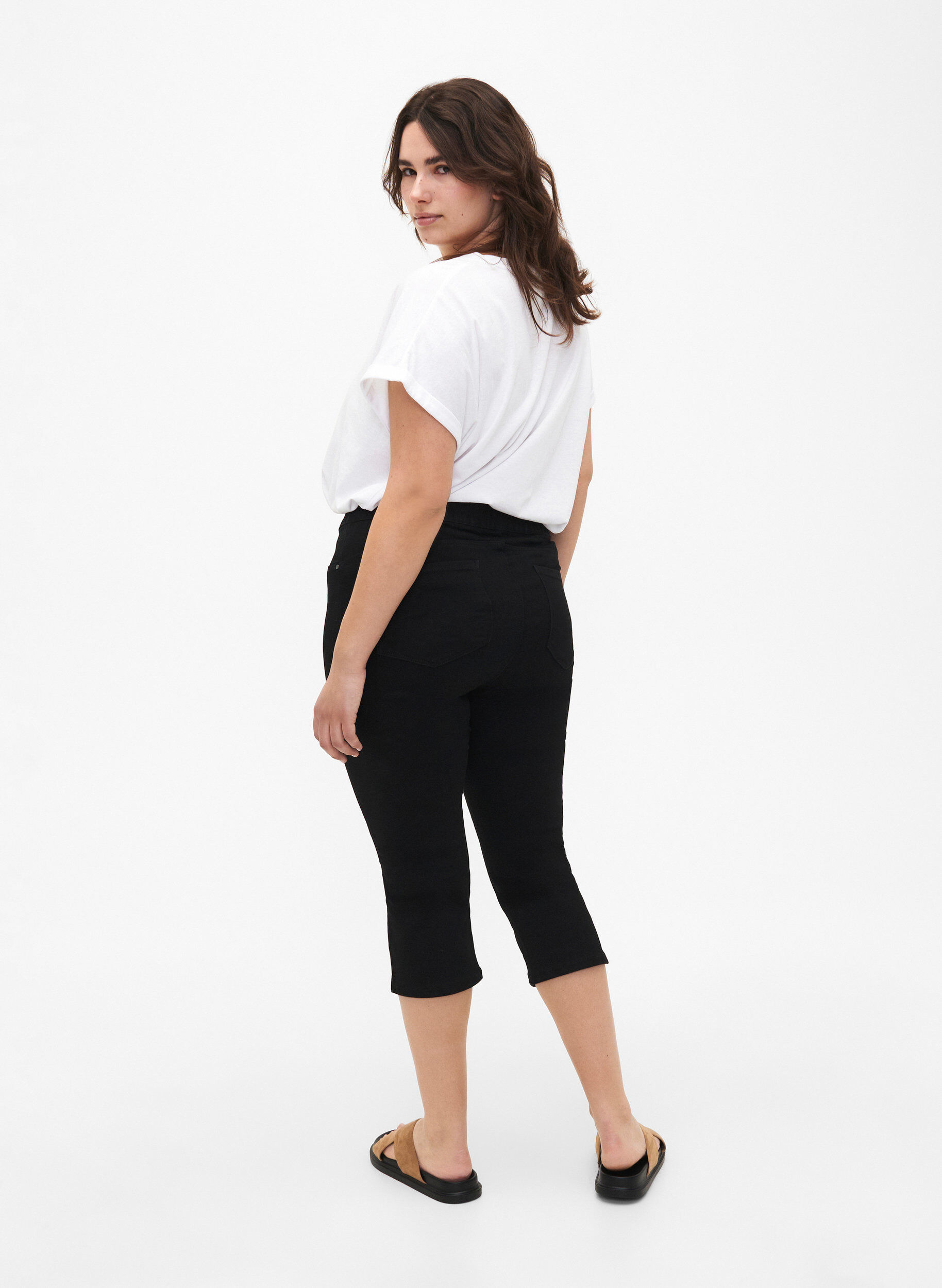 Zizzi  Denim-Caprihosen mit elastischem Bund, Schwarz, Model image number 1
