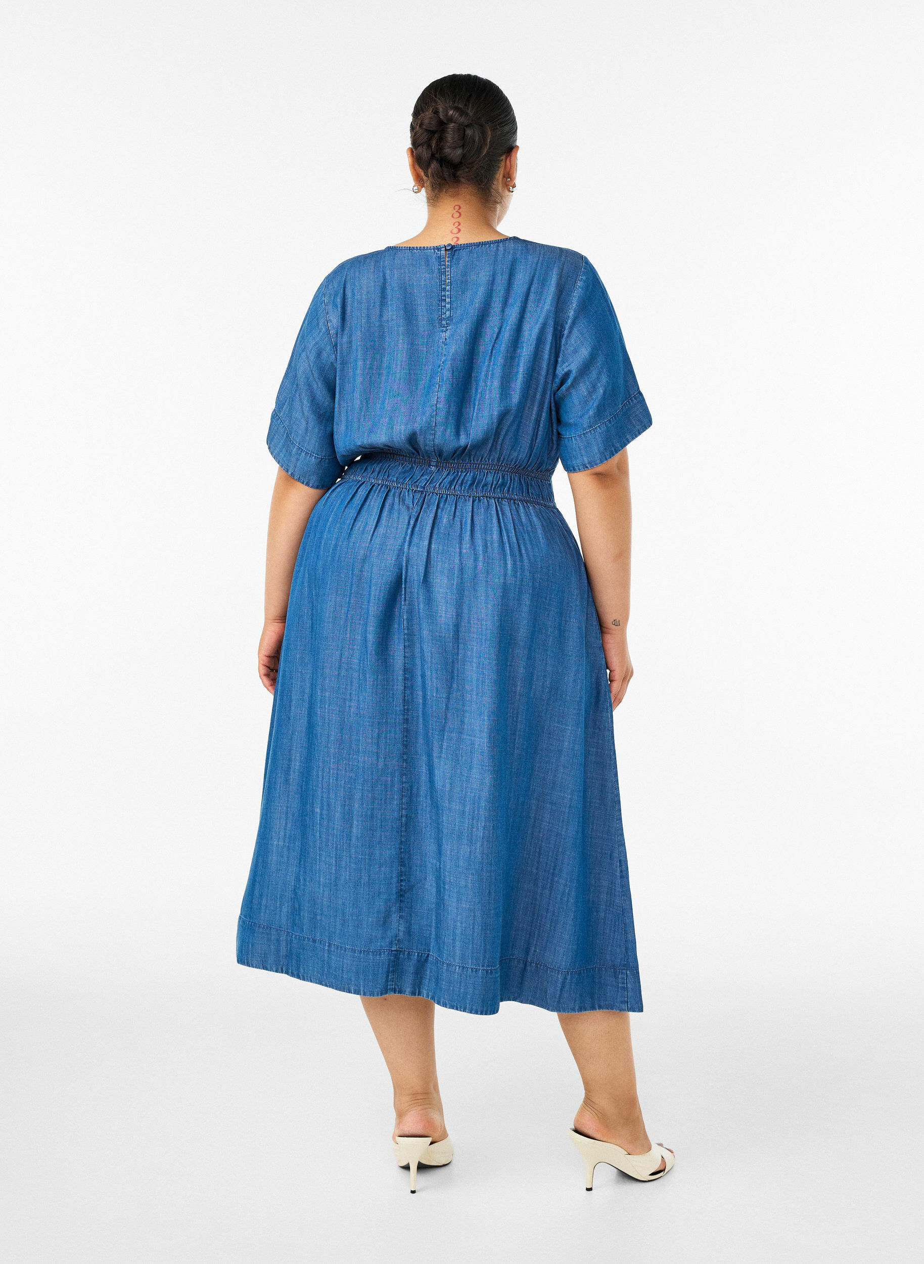 ZizziMidikleid in Jeans-Optik mit Gummizug in der Taille, Blau, Model image number 1