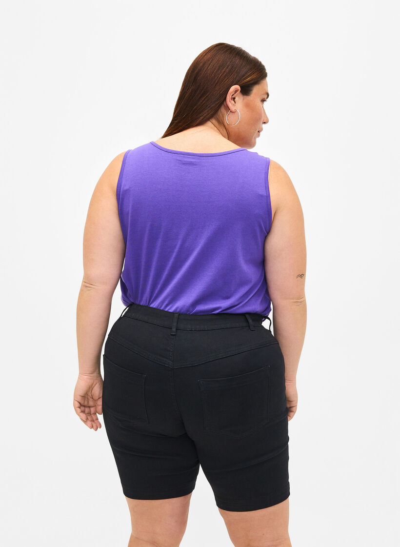 Slim Fit Emily Shorts mit normaler Taille, Schwarz, Model image number 2