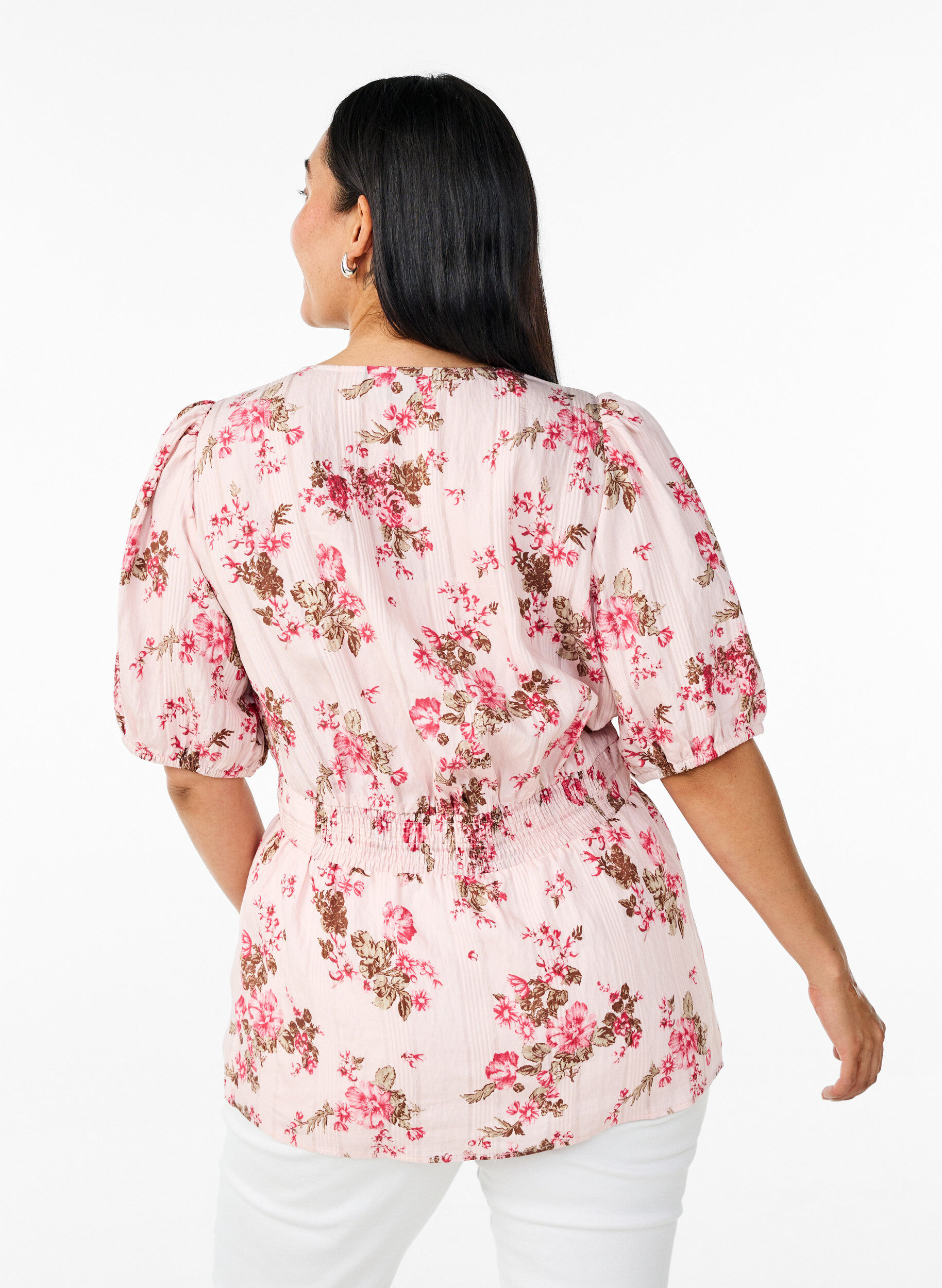 Zizzi Gebl&uuml;mte Bluse mit kurzen &Auml;rmeln und geraffter Taille, Pink, Model image number 2
