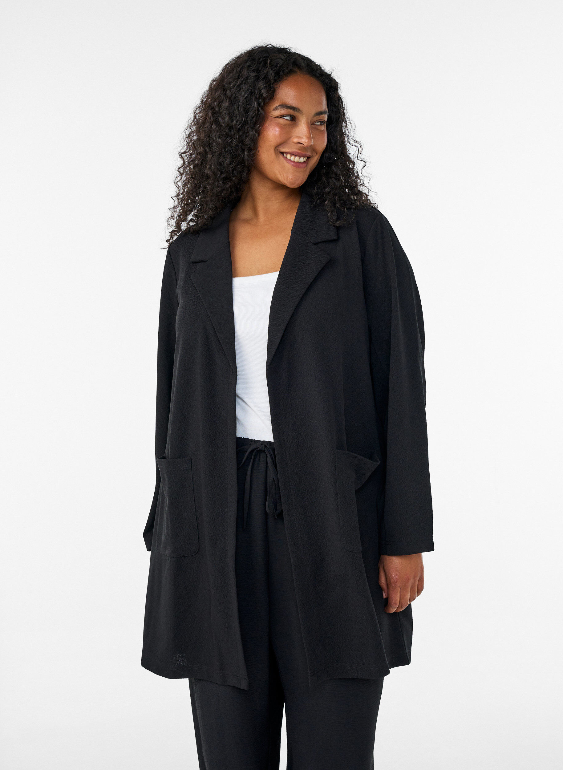 ZizziLange Blazer mit Taschen, Schwarz, Model image number 0