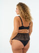 Offener Hipster-String mit Spitze und hohem Bund, Schwarz, Model image number 1