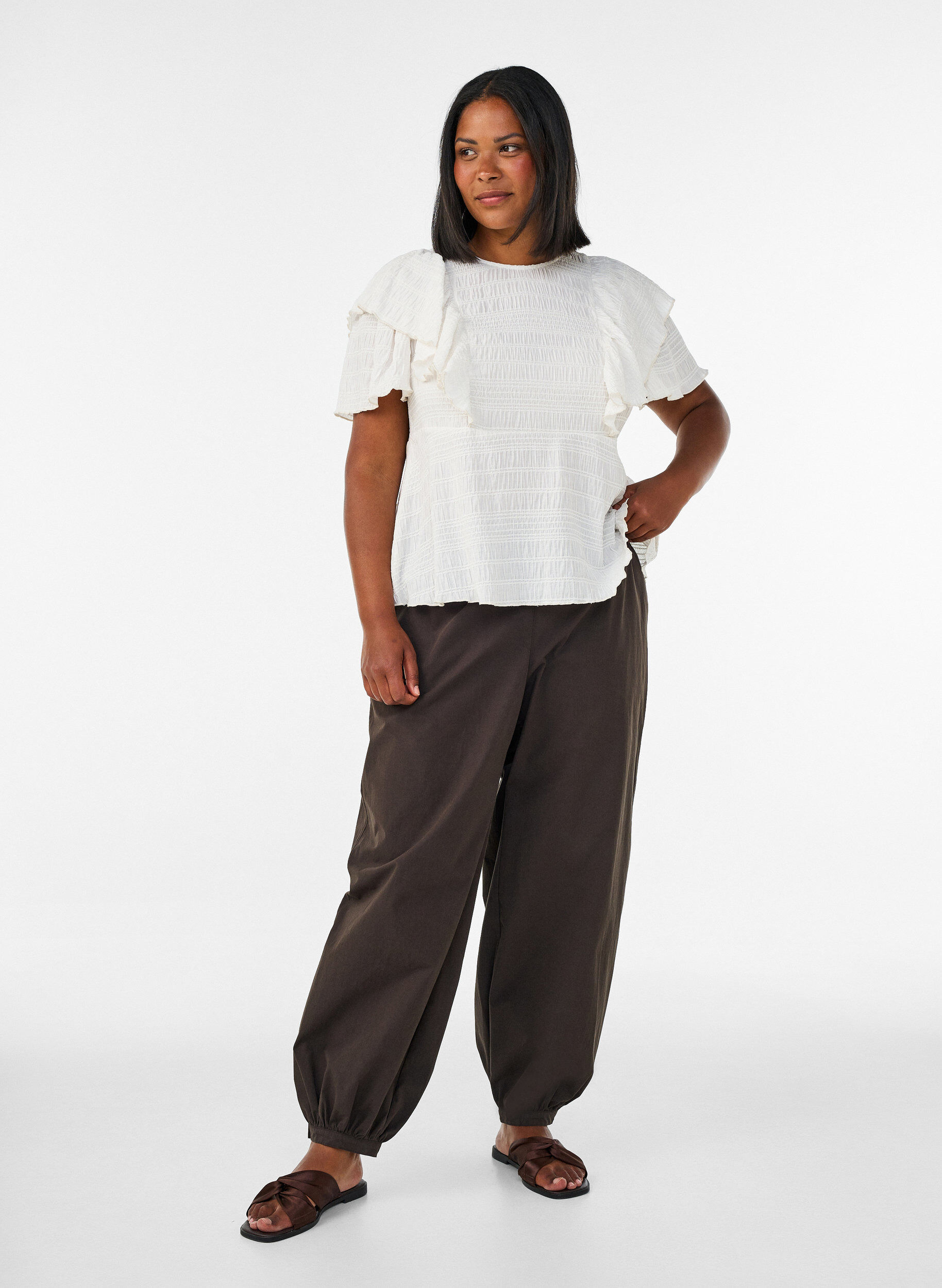 ZizziBlouse avec texture smock&eacute;e et manches &agrave; volants, Vanille, Model image number 1