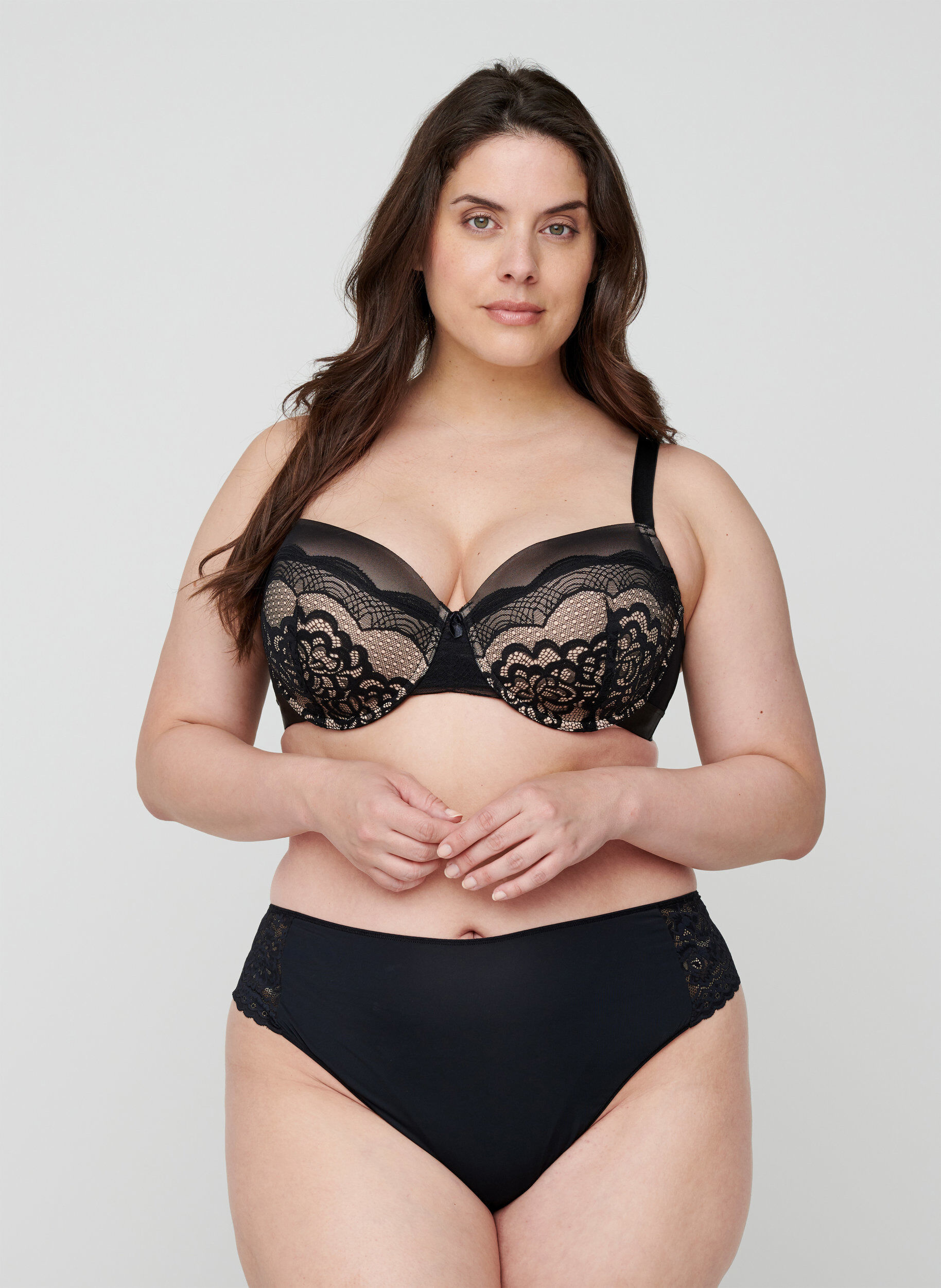 Zizzi Lot de 3 strings avec bordure en dentelle, Noir, Model image number 0