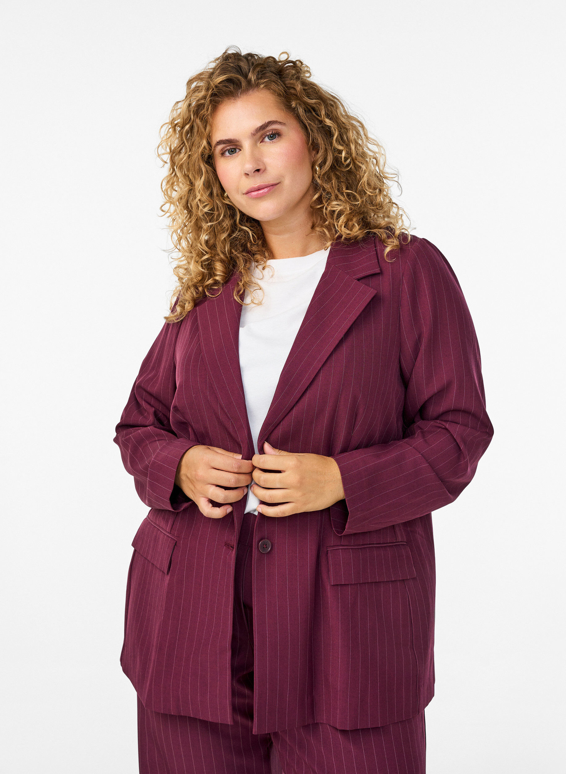 Blazer avec poches et fentes, Bordeaux, Model