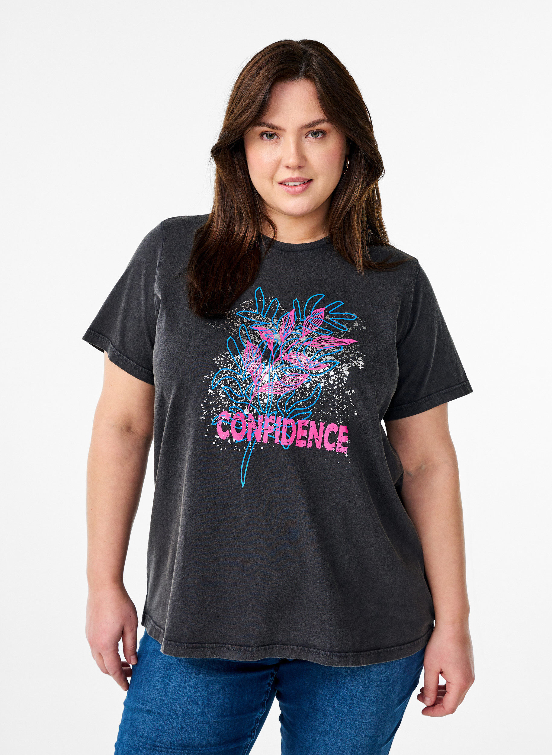 Zizzi T-Shirt aus Bio-Baumwolle mit coolem Print, Grau, Model image number 0