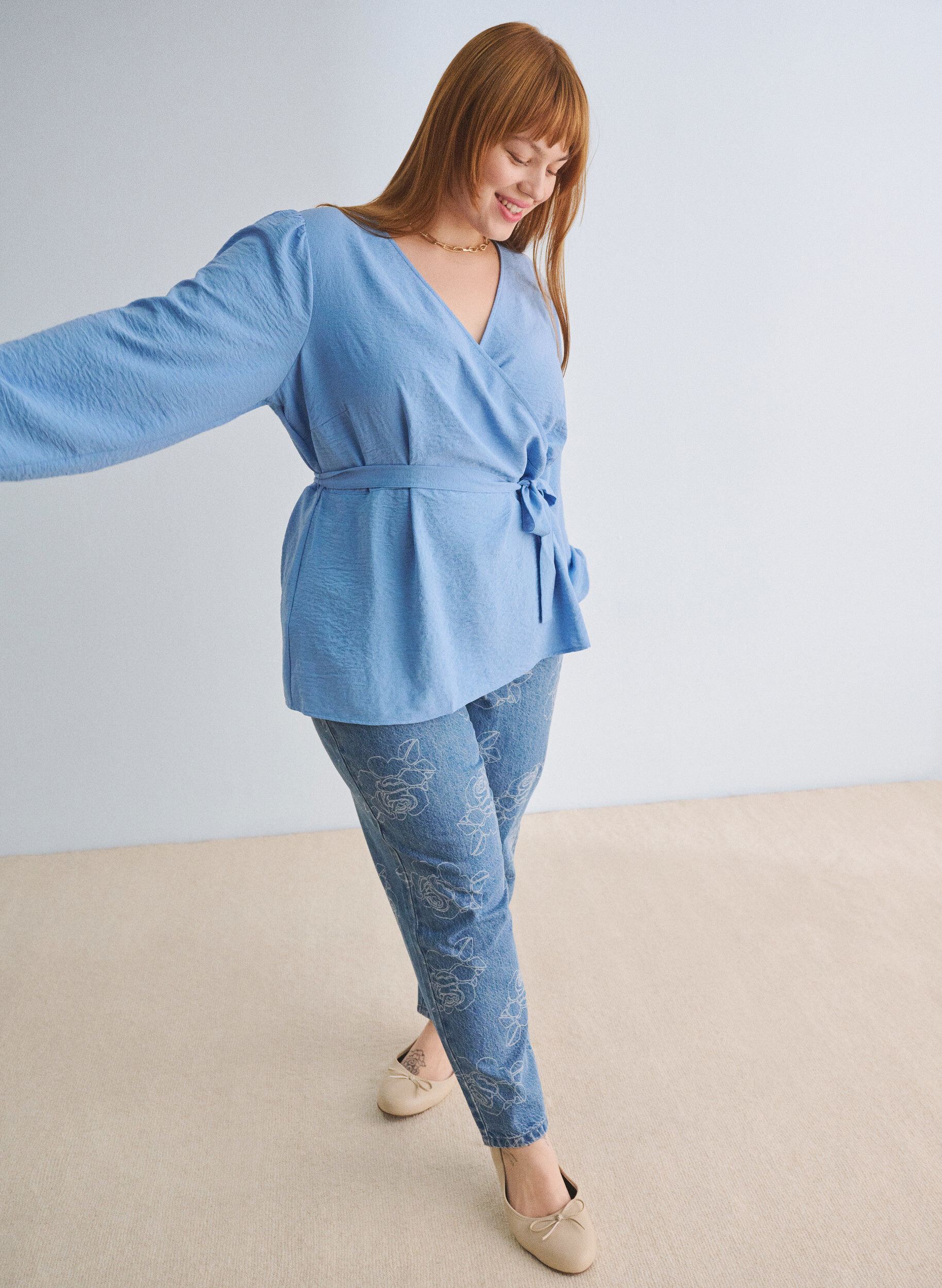 Zizzi Wickelbluse mit Bindeband und langen &Auml;rmeln, Blau, Image image number 0