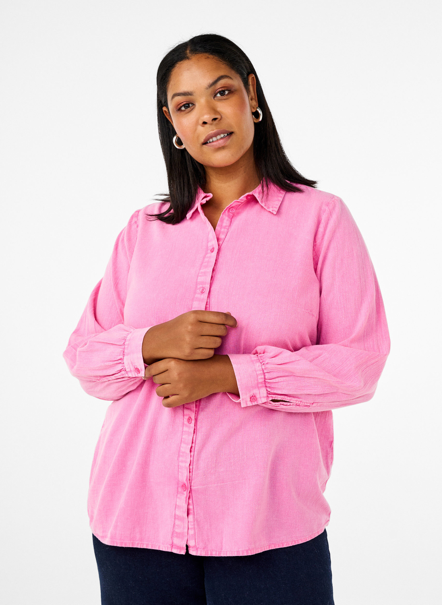Zizzi Einfarbige Jeansbluse, Pink Power, Model image number 0