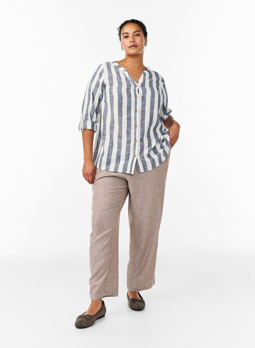 Hemdbluse aus Baumwolle mit V-Ausschnitt, Blau, Model image number 1