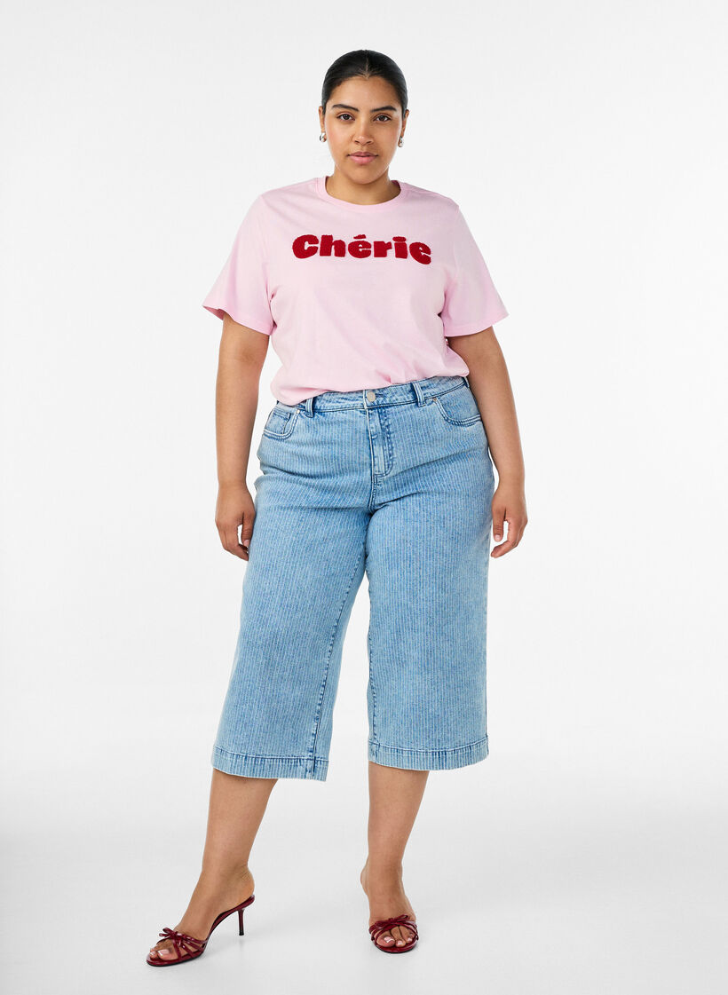 T-Shirt aus Bio-Baumwolle mit Frontprint, Rot, Model image number 1