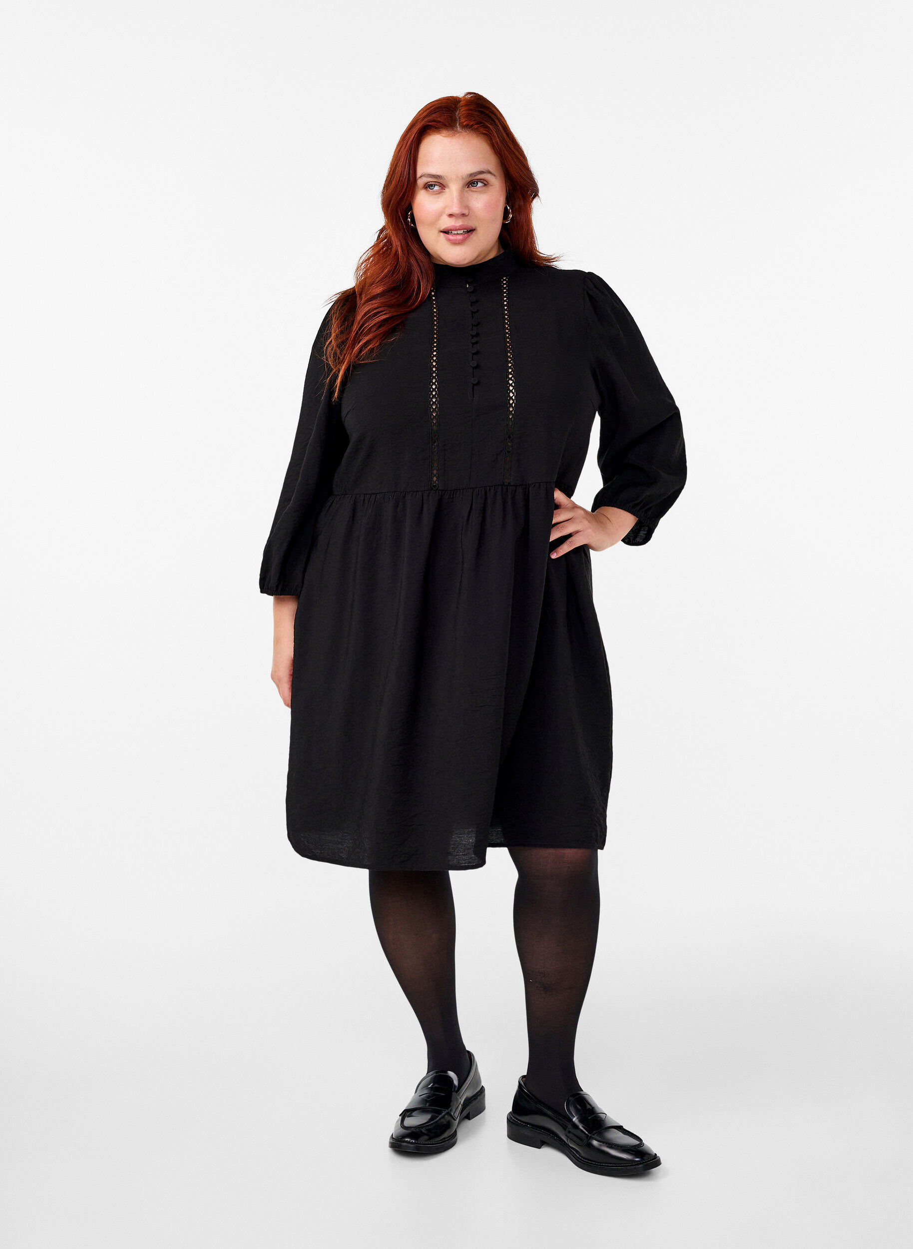 Zizzi Knielanges Kleid mit Stickerei und 3/4-&Auml;rmeln, Black, Model image number 3