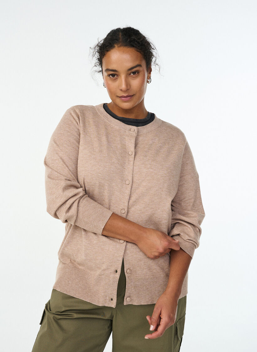 Strickjacke mit Rundhalsausschnitt und stoffbezogenen Kn&ouml;pfen, Beige, Model image number 0