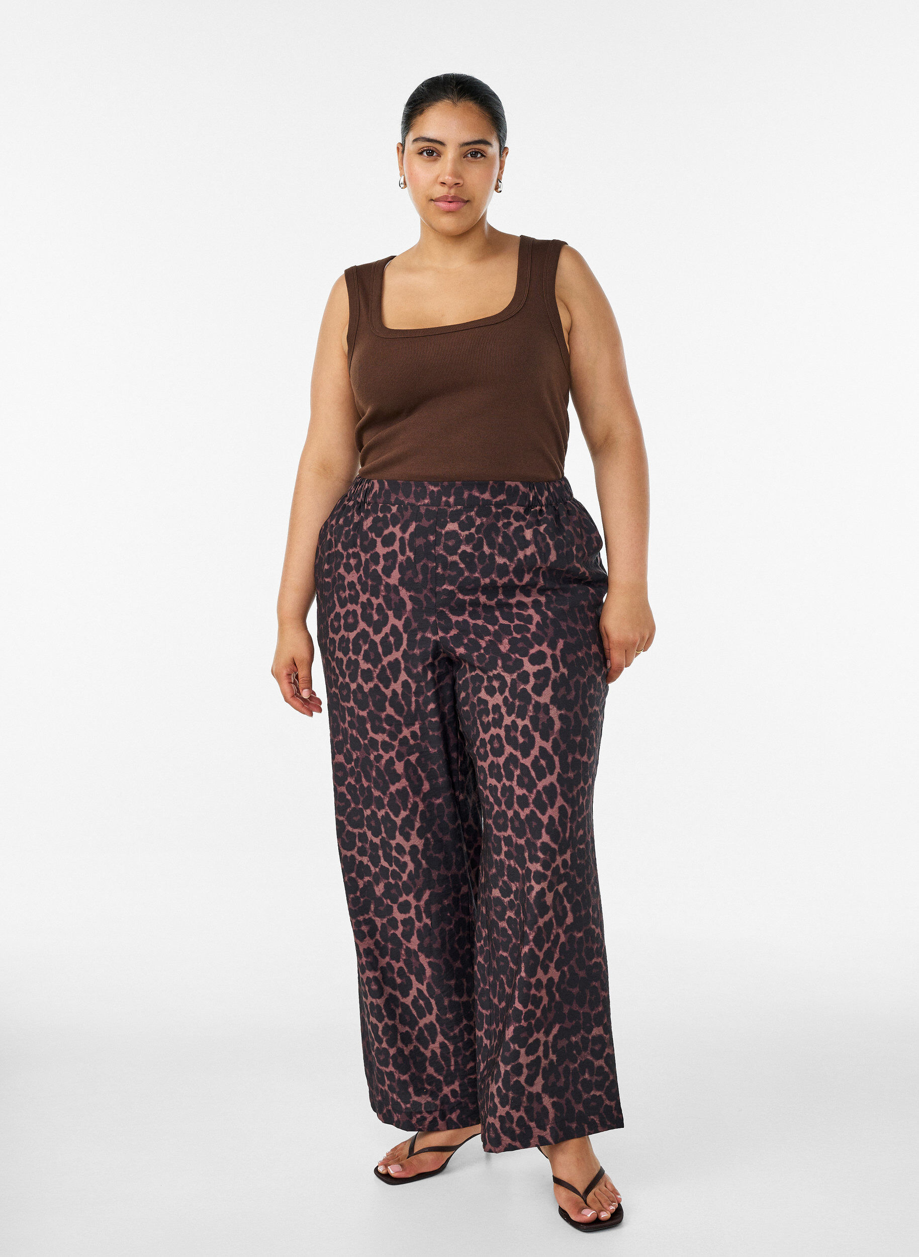 ZizziPantalon en viscose avec taille &eacute;lastiqu&eacute;e et jambes droites, Marron, Model image number 0