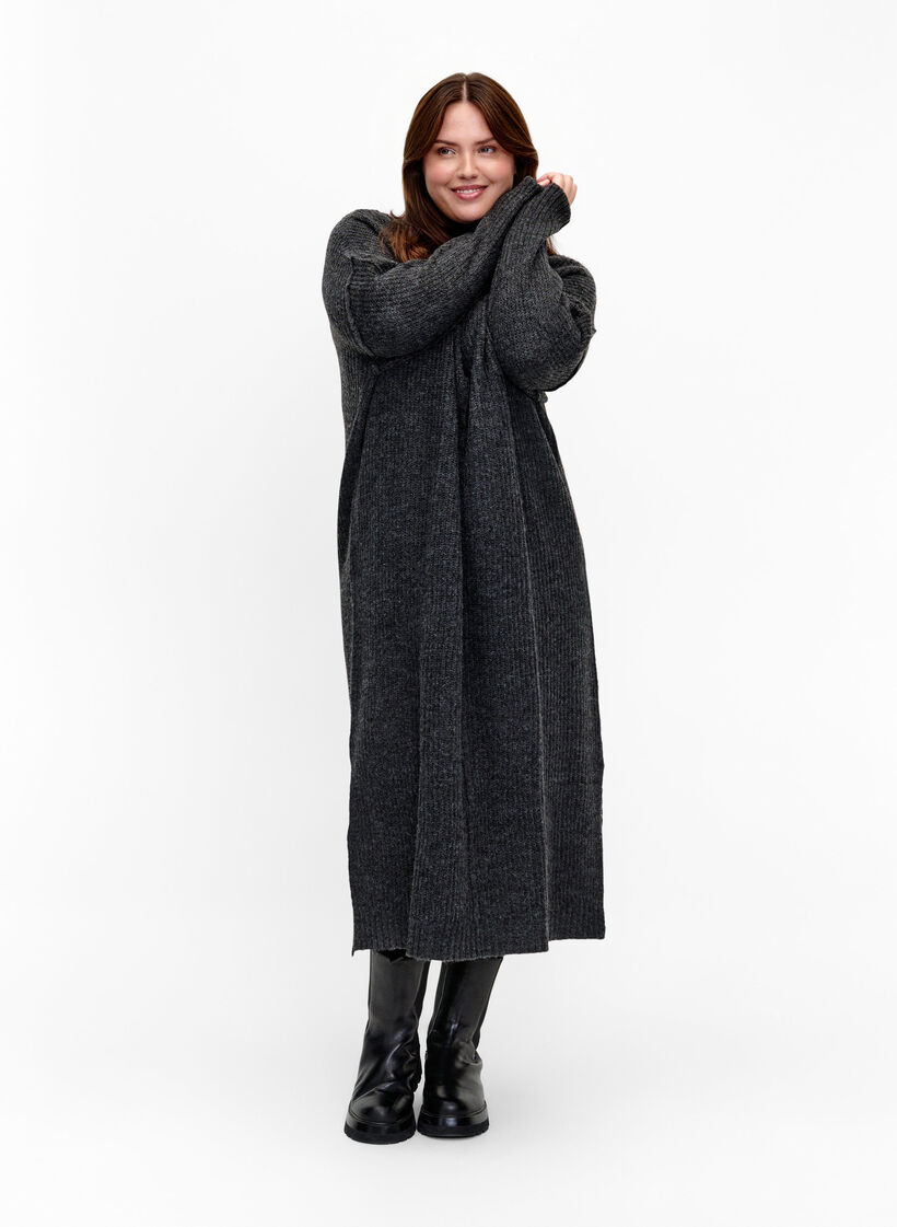 Langes, &uuml;bergro&szlig;es Strickkleid mit Schlitz, Grau, Model image number 0