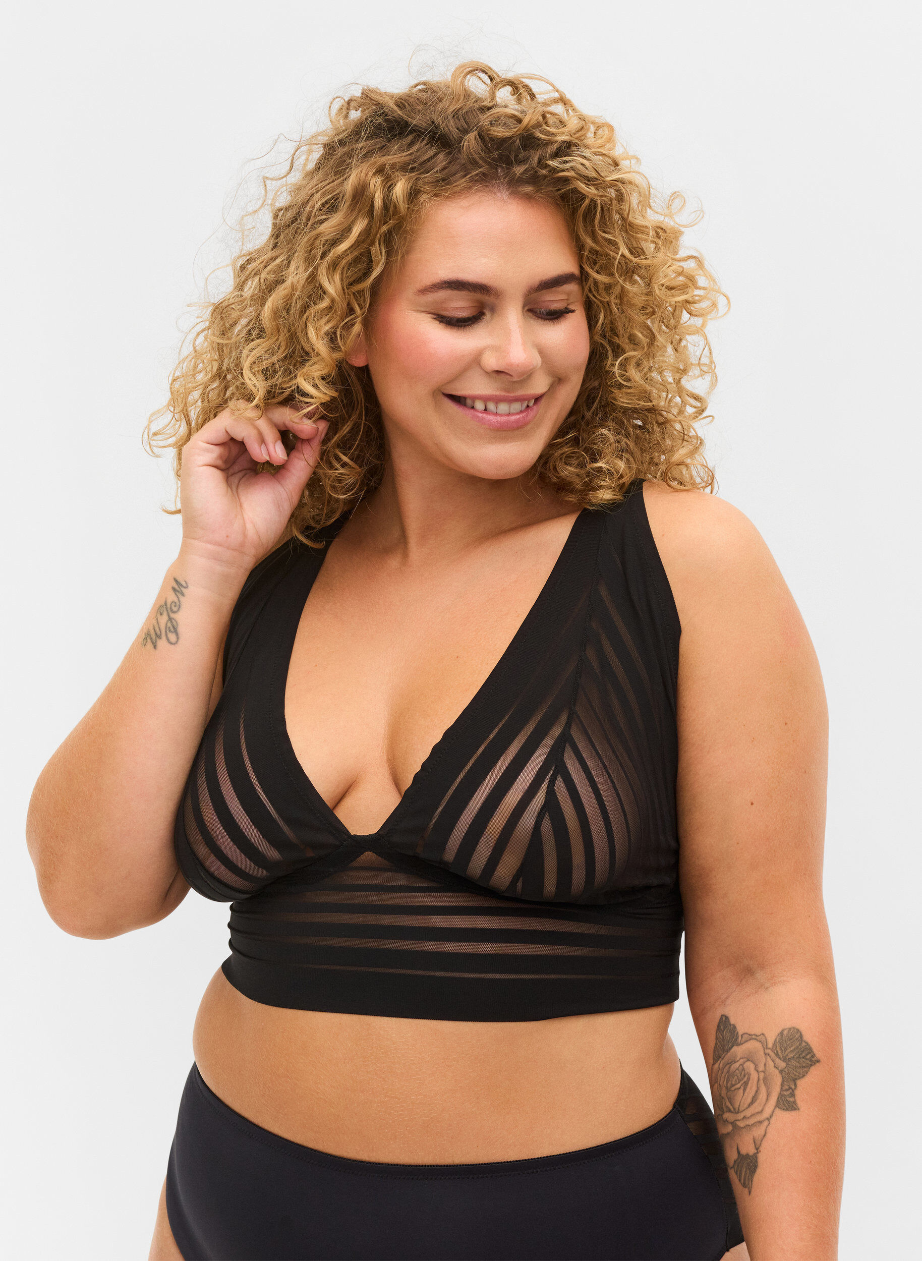 Zizzi Soutien-gorge en mesh ray&eacute;, Black, Model image number 0