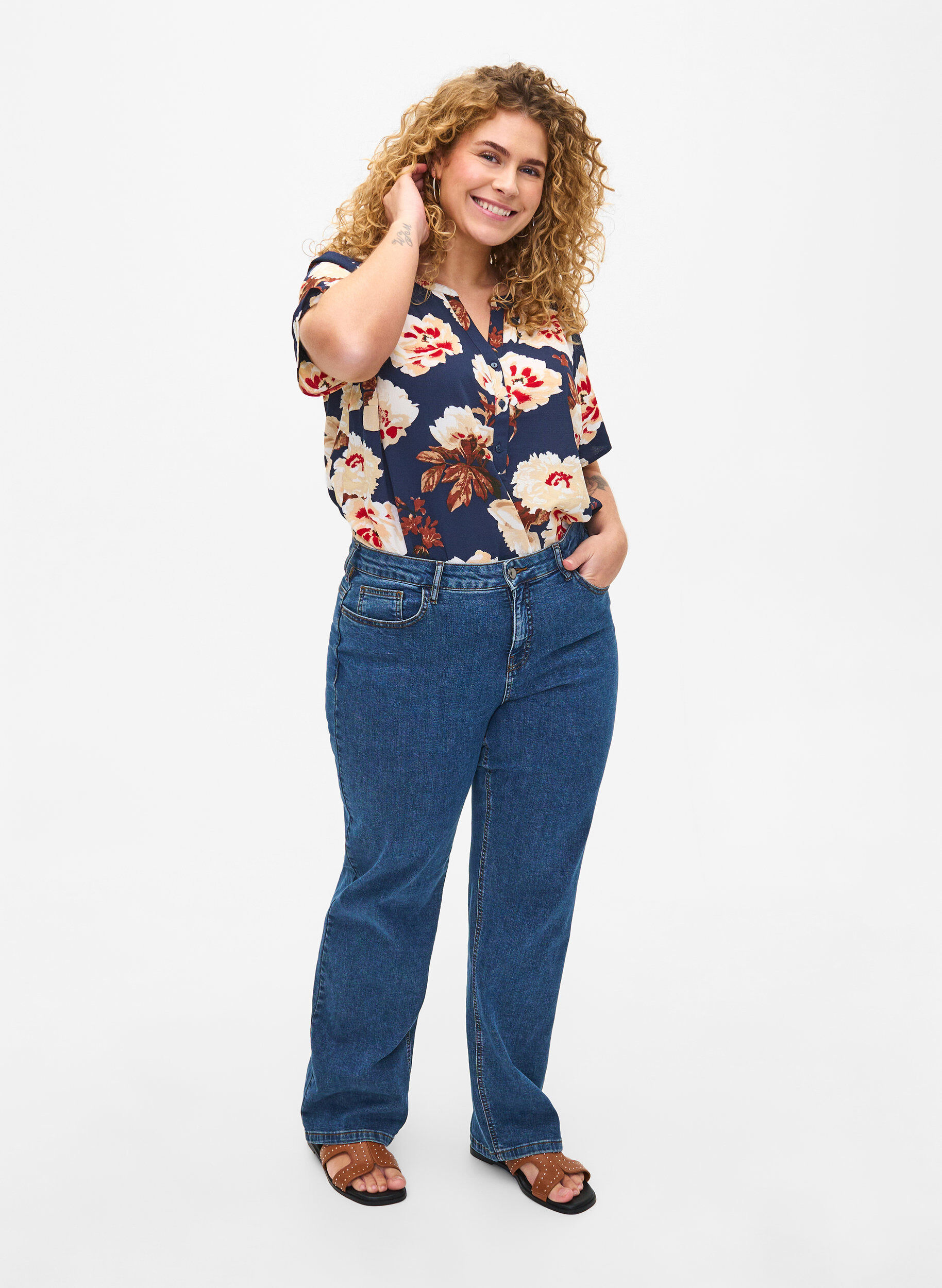 Zizzi Blouse &agrave; manches courtes et encolure en V , Bleu, Model image number 1