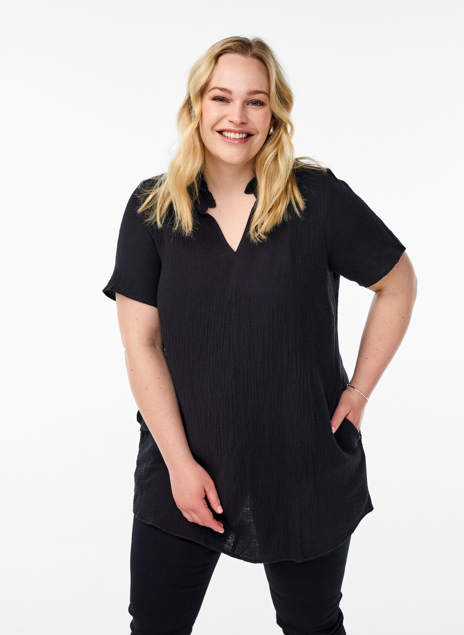 Zizzi Tunika aus Baumwollmusselin mit kurzen &Auml;rmeln, Schwarz, Model image number 0