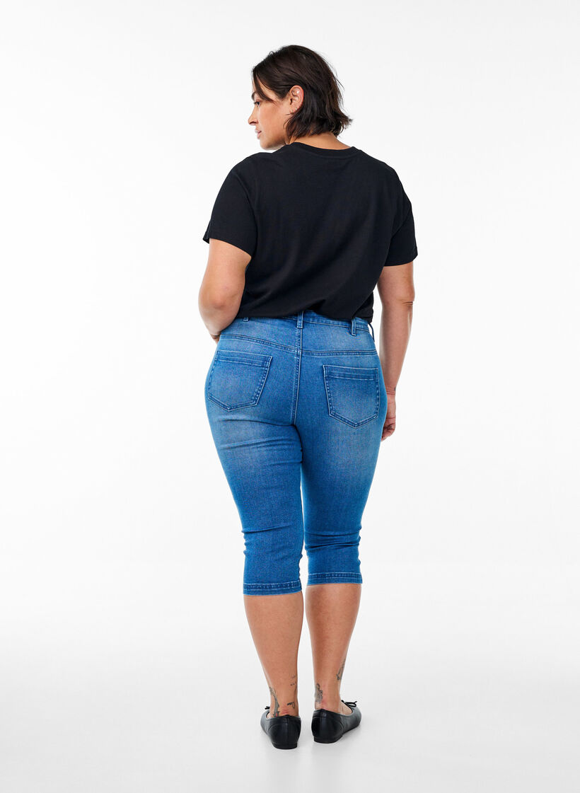 Amy Caprijeans mit hohem Taille und Super Slim Fit, Blau, Model image number 1