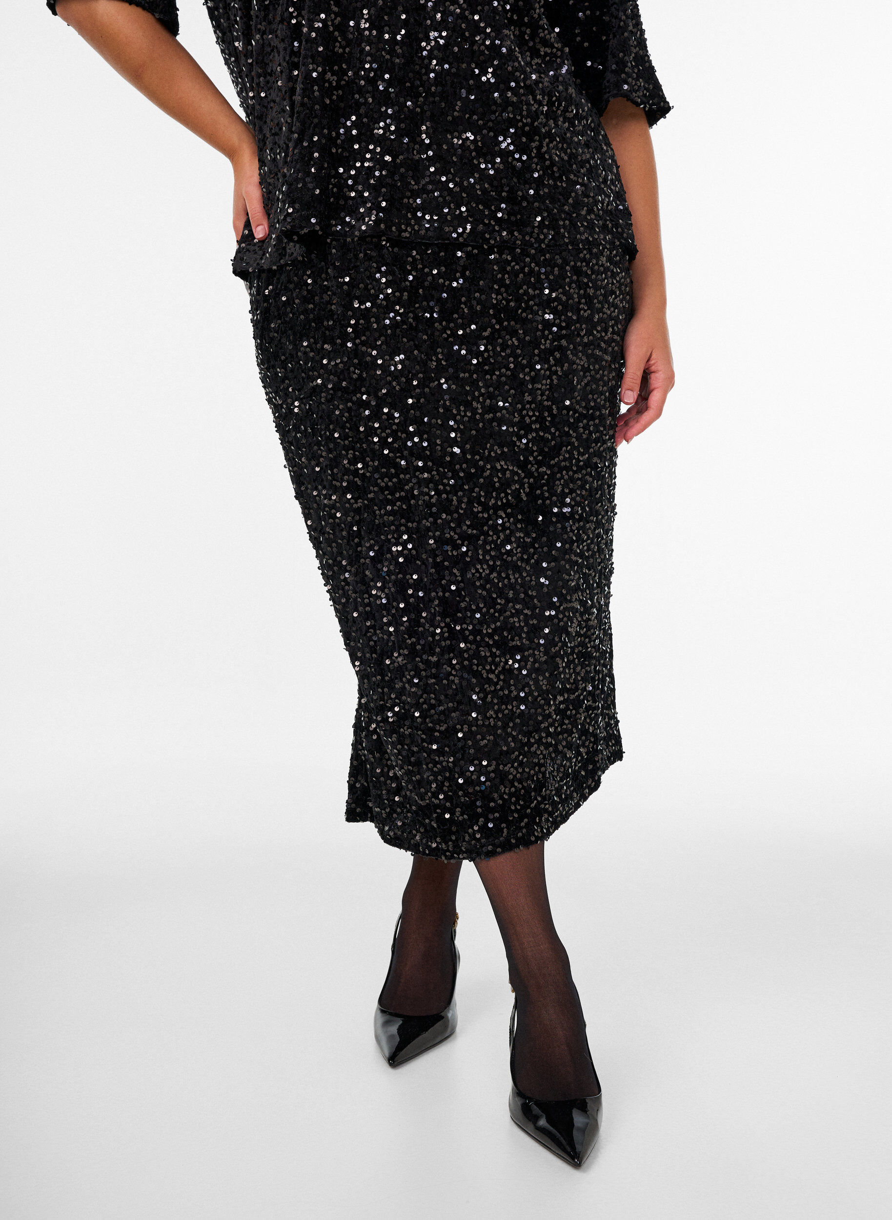 ZizziJupe midi avec sequins et fentes, Noir, Model image number 2