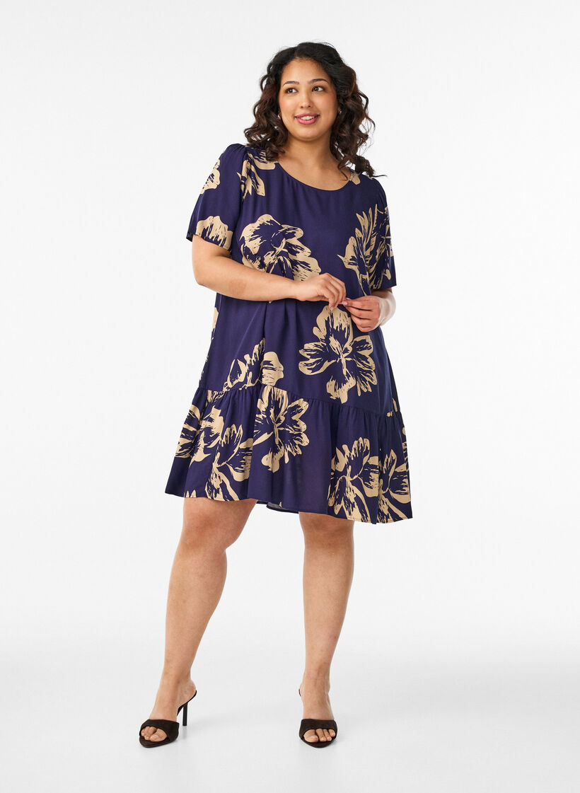 Robe en viscose avec d&eacute;coupe, Bleu, Model image number 1