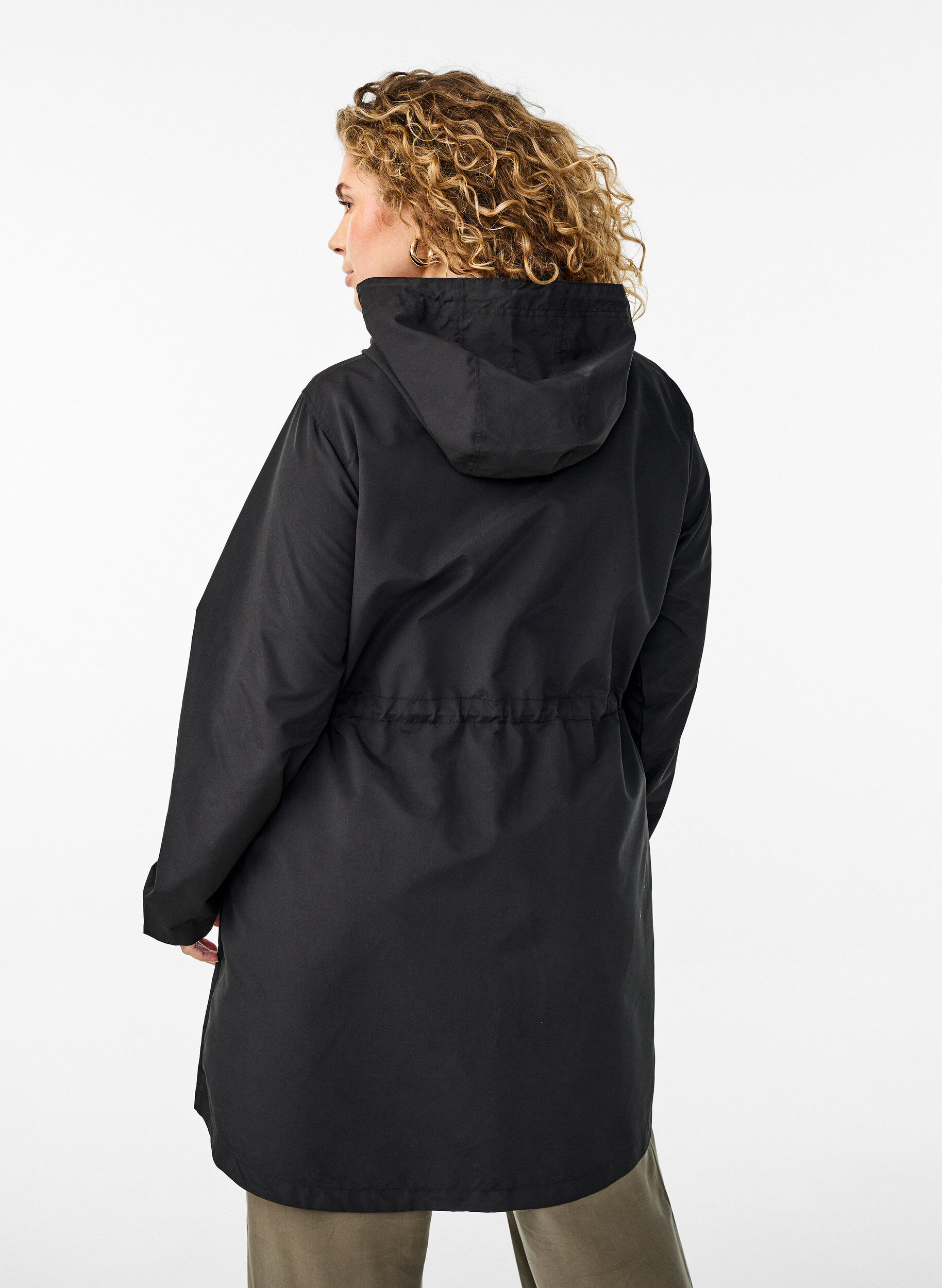 Zizzi FLASH - Wasserabweisender Parka mit Kapuze, Schwarz, Model image number 2