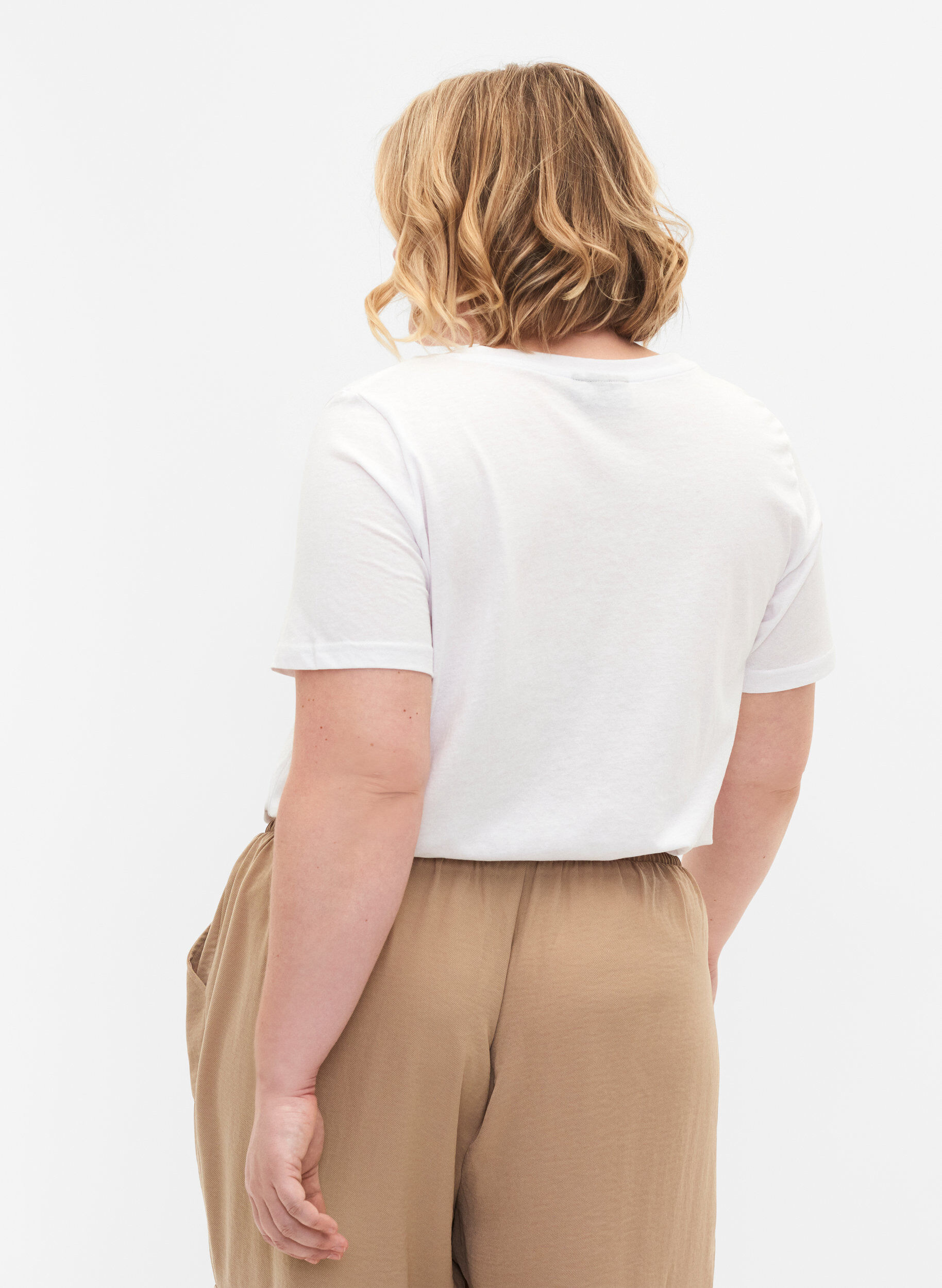 Zizzi 2er-Pack T-Shirts mit V-Ausschnitt, Bright White / Black, Model image number 1