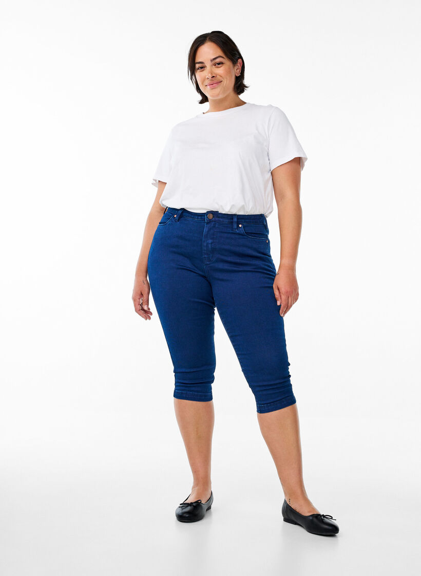 Amy Caprijeans mit hohem Taille und Super Slim Fit, Blau, Model image number 0