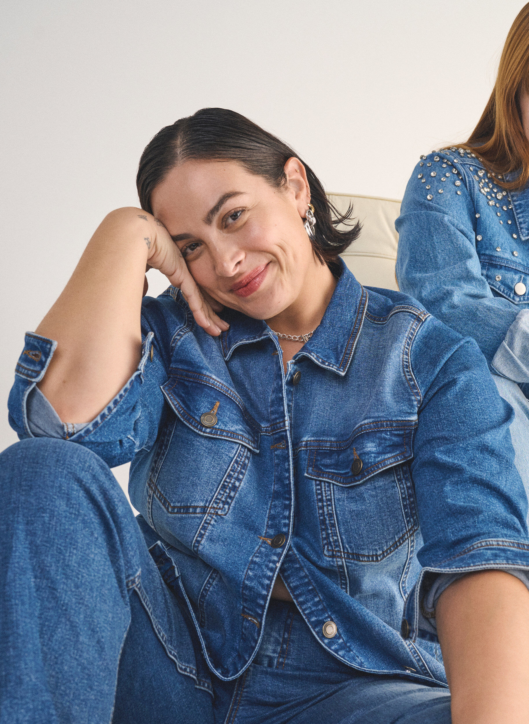 Zizzi Jeansjacke im klassischen Schnitt, Blau, Image image number 0