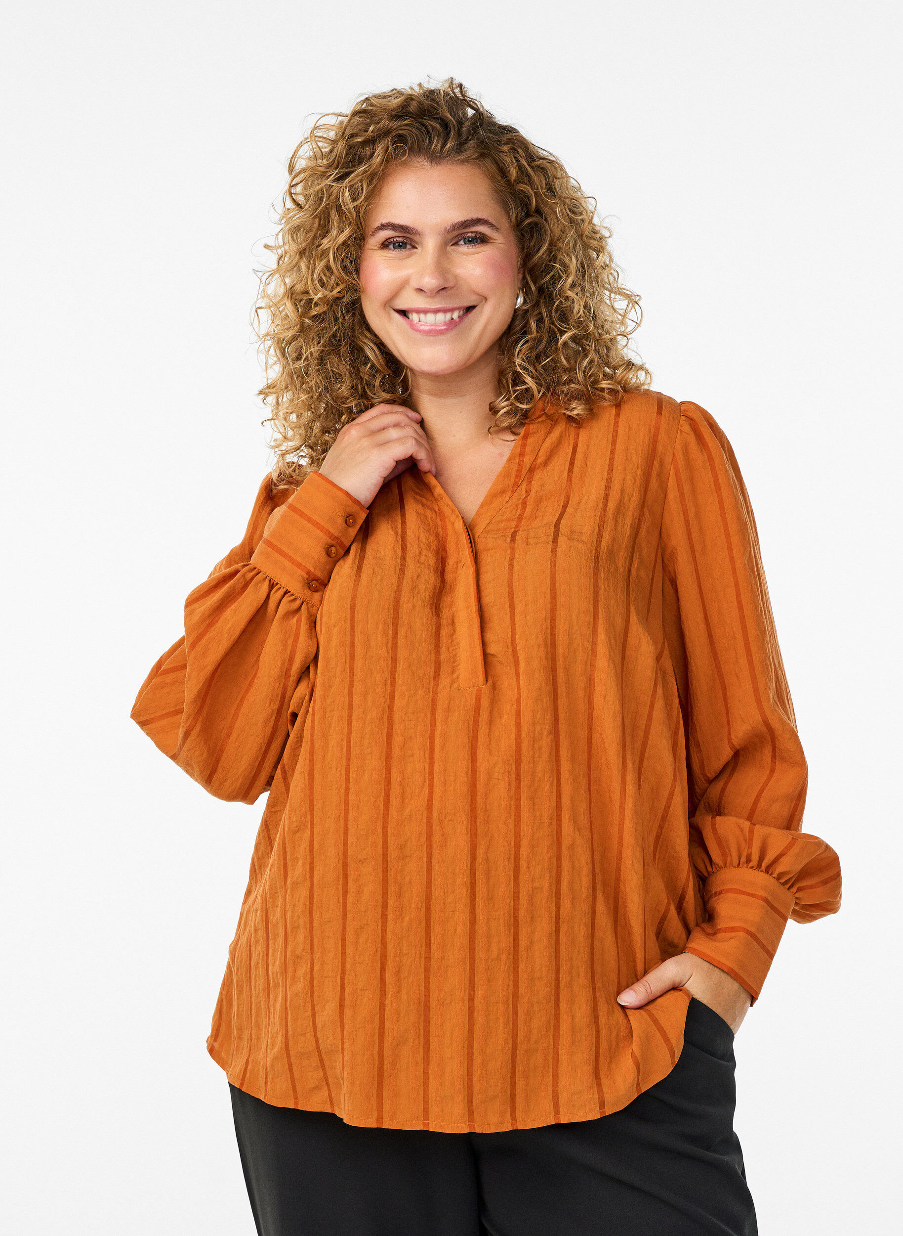 Bluse mit L&auml;ngsstreifen, Orange, Model