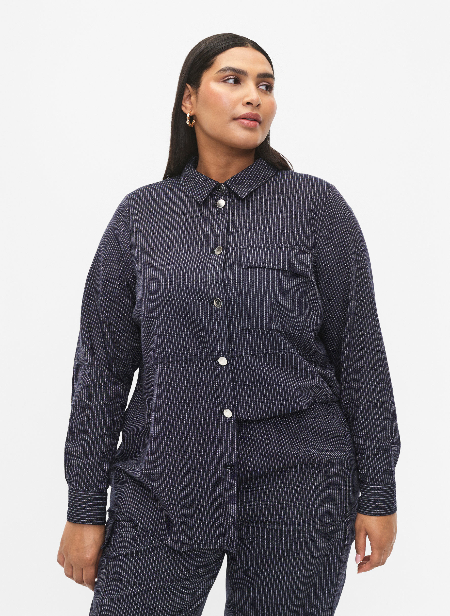 Zizzi Baumwollhemd mit Nadelstreifen, Dark Blue Stripe, Model image number 0