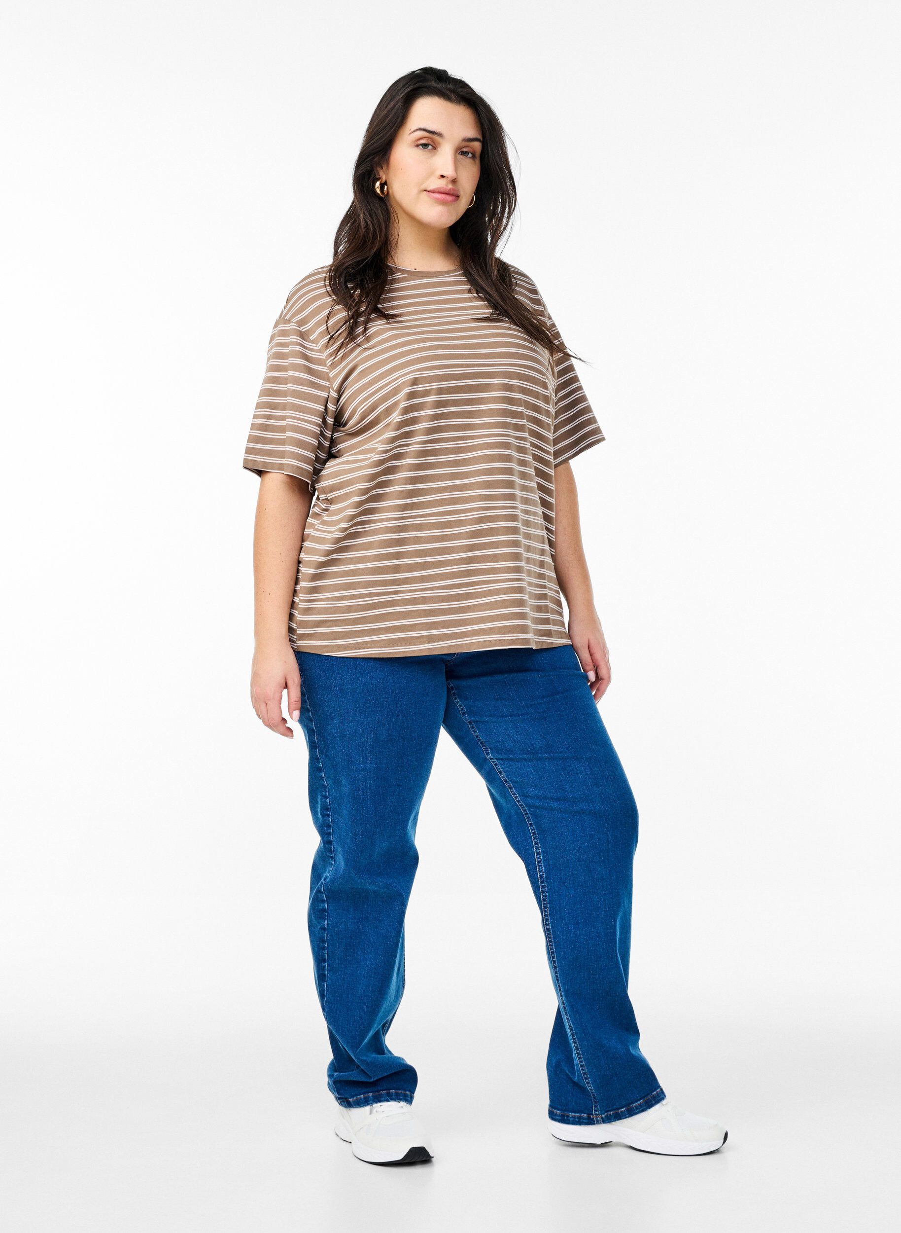 Zizzi T-shirt ray&eacute;, Marron, Model image number 1