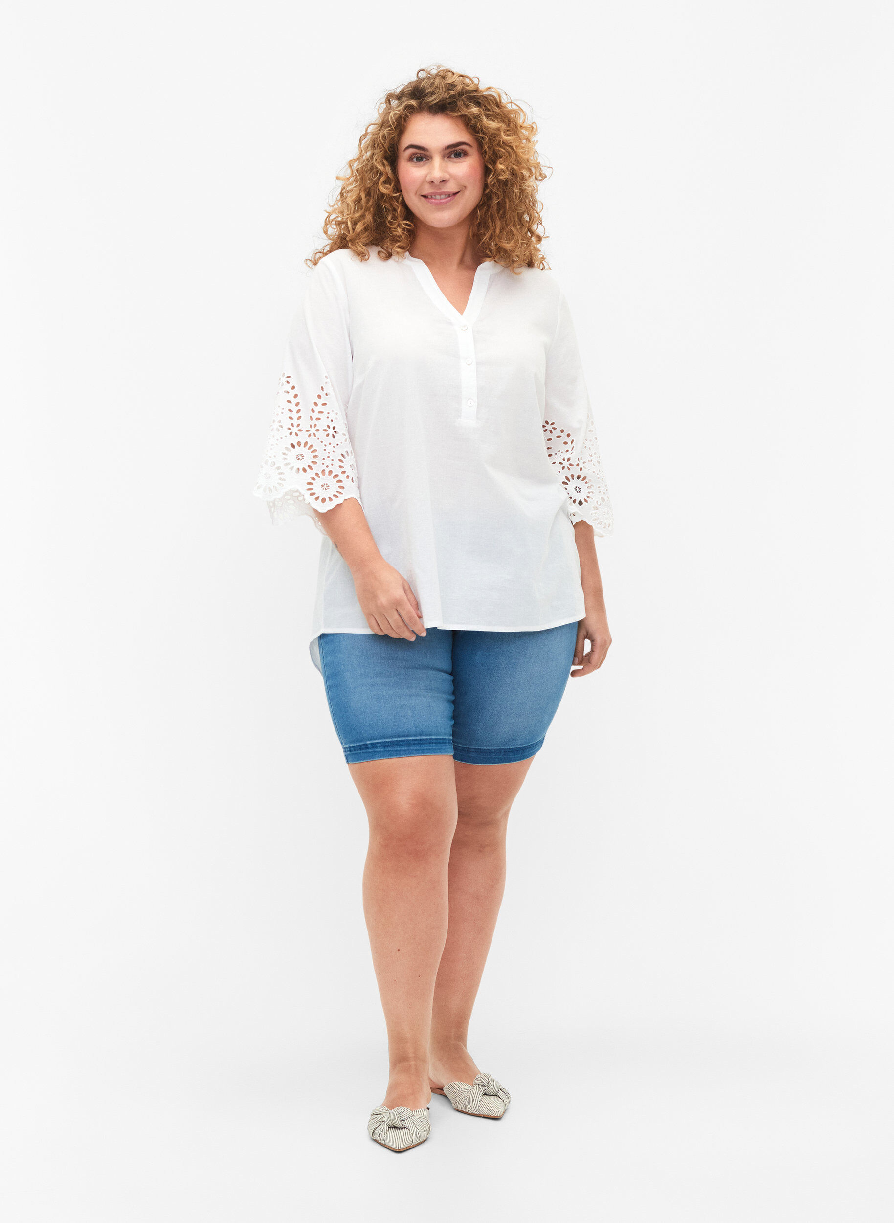 Zizzi Bluse mit Spitzenbesatz und 3/4-&Auml;rmeln, Bright White, Model image number 2
