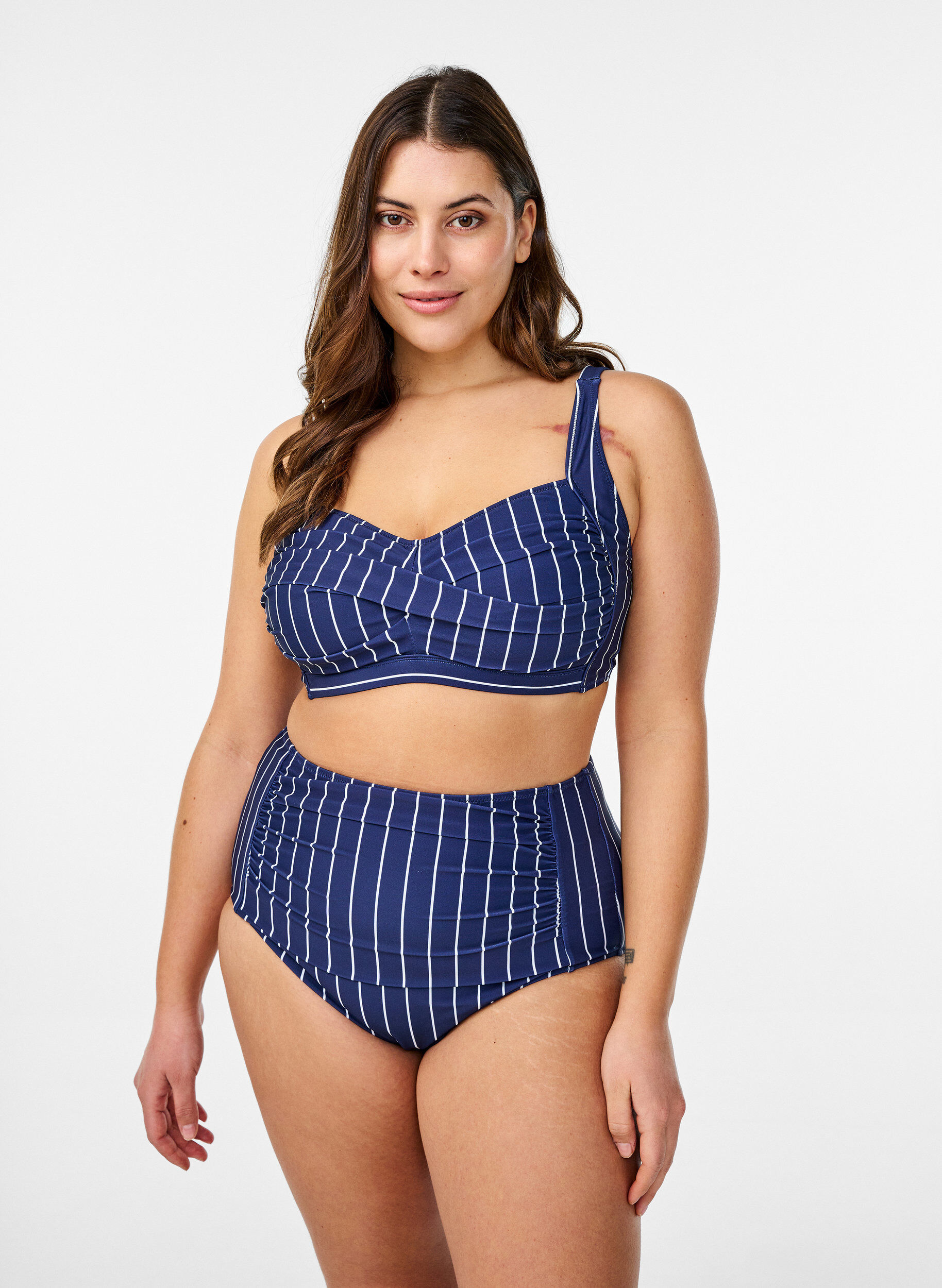 Hoch taillierte Bikinihose mit Print, Blau, Model