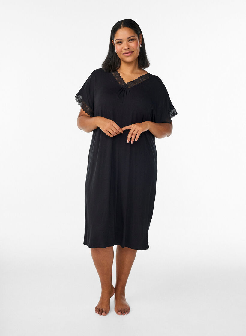 Chemise de nuit en viscose manches courtes dentelle, Noir, Model image number 1