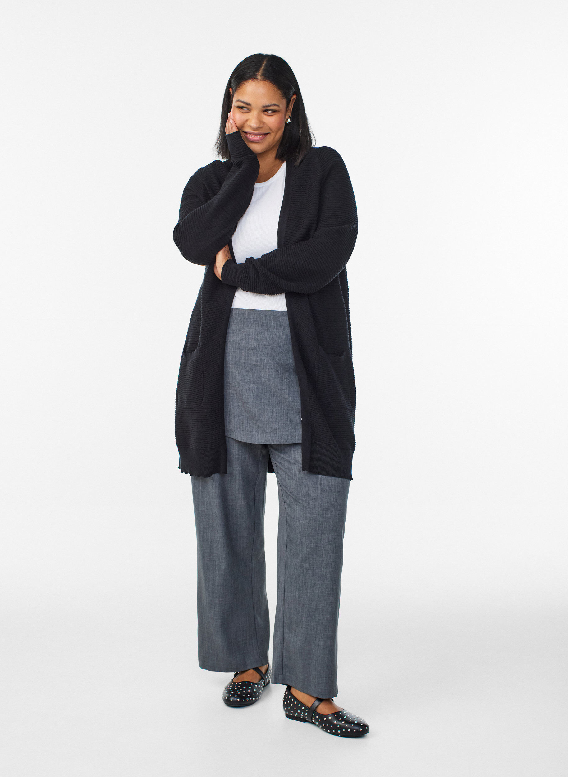 Zizzi Lange, gerippte Baumwoll-Strickjacke, Schwarz, Model image number 1