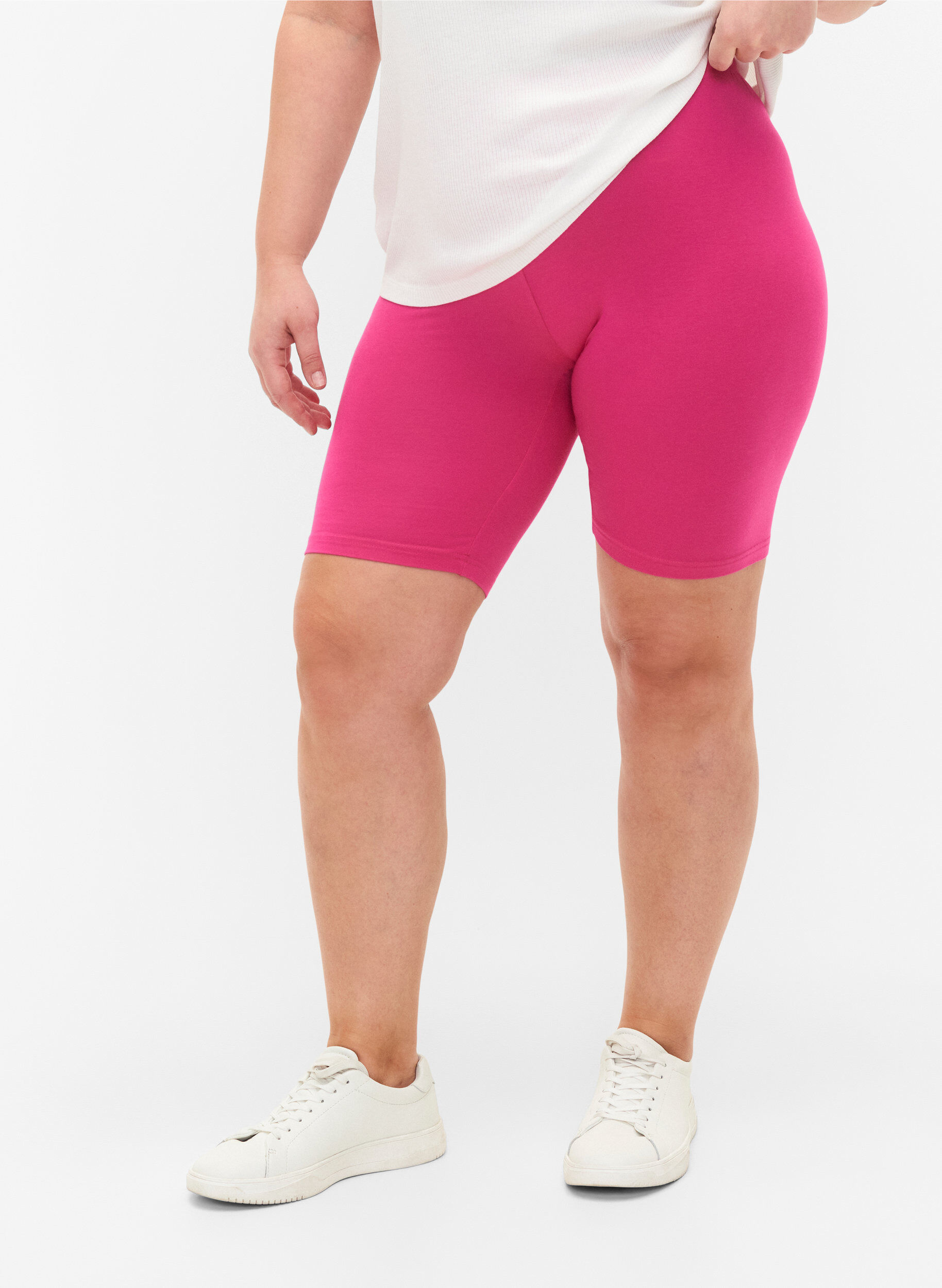 Zizzi Short cycliste de base de couleur unie, Rose, Model image number 0