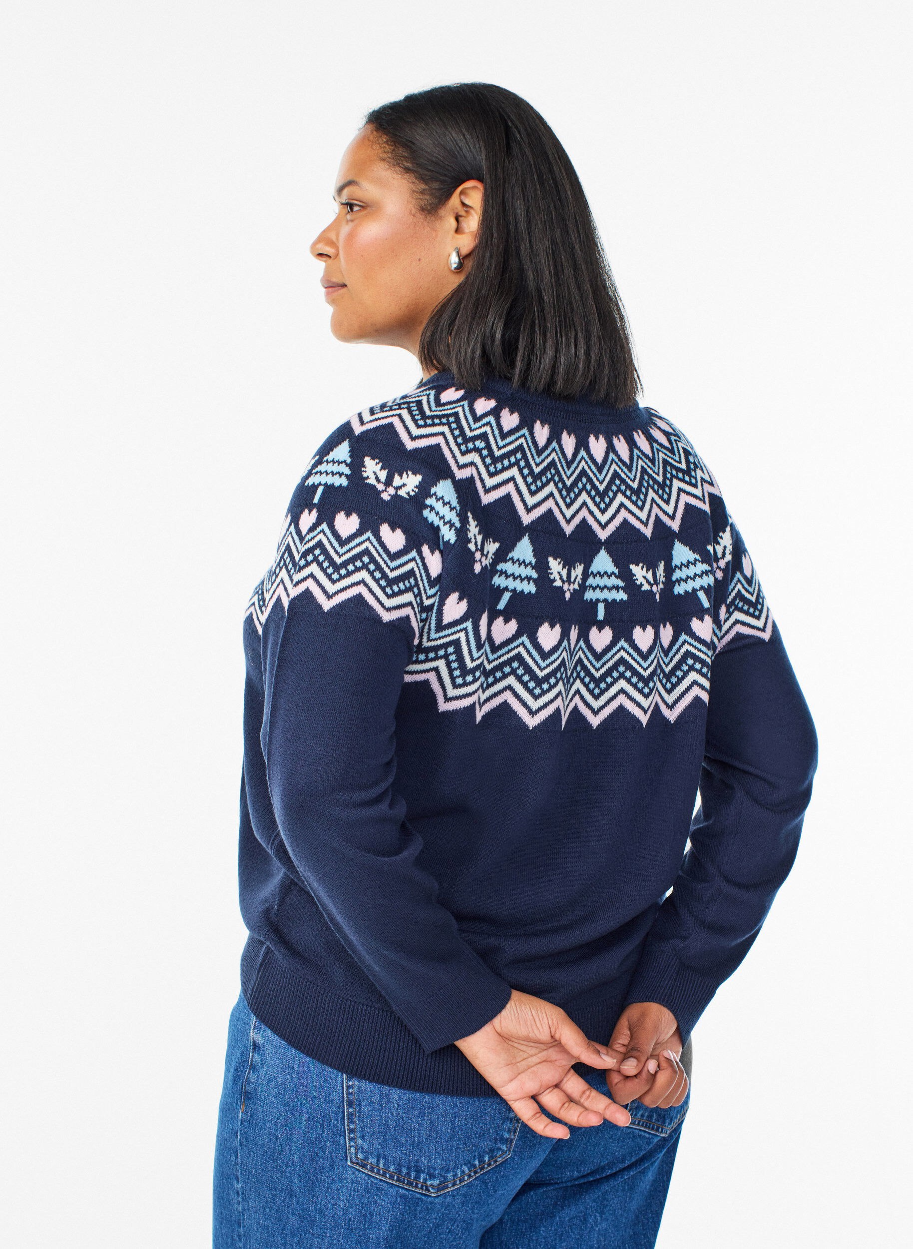 Zizzi Strickbluse mit Jacquardmuster und Weihnachtsmotiven, Blau, Model image number 2