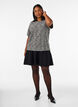 Blouse avec d&eacute;tail boutonn&eacute;, Vanille, Model image number 1
