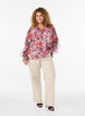 Blouse fleurie avec col en V et manches &agrave; volants, Rose, Model image number 1