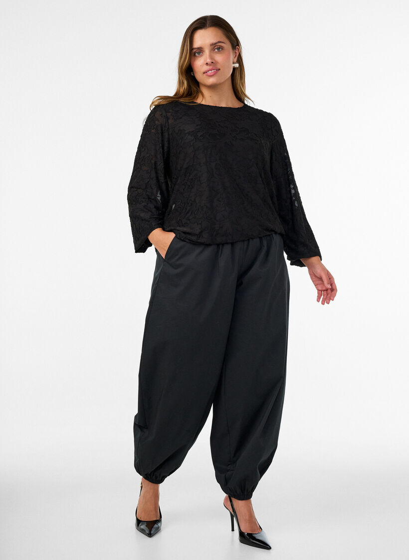 Transparente Bluse mit floraler Struktur und langen &Auml;rmeln, Schwarz, Model image number 1