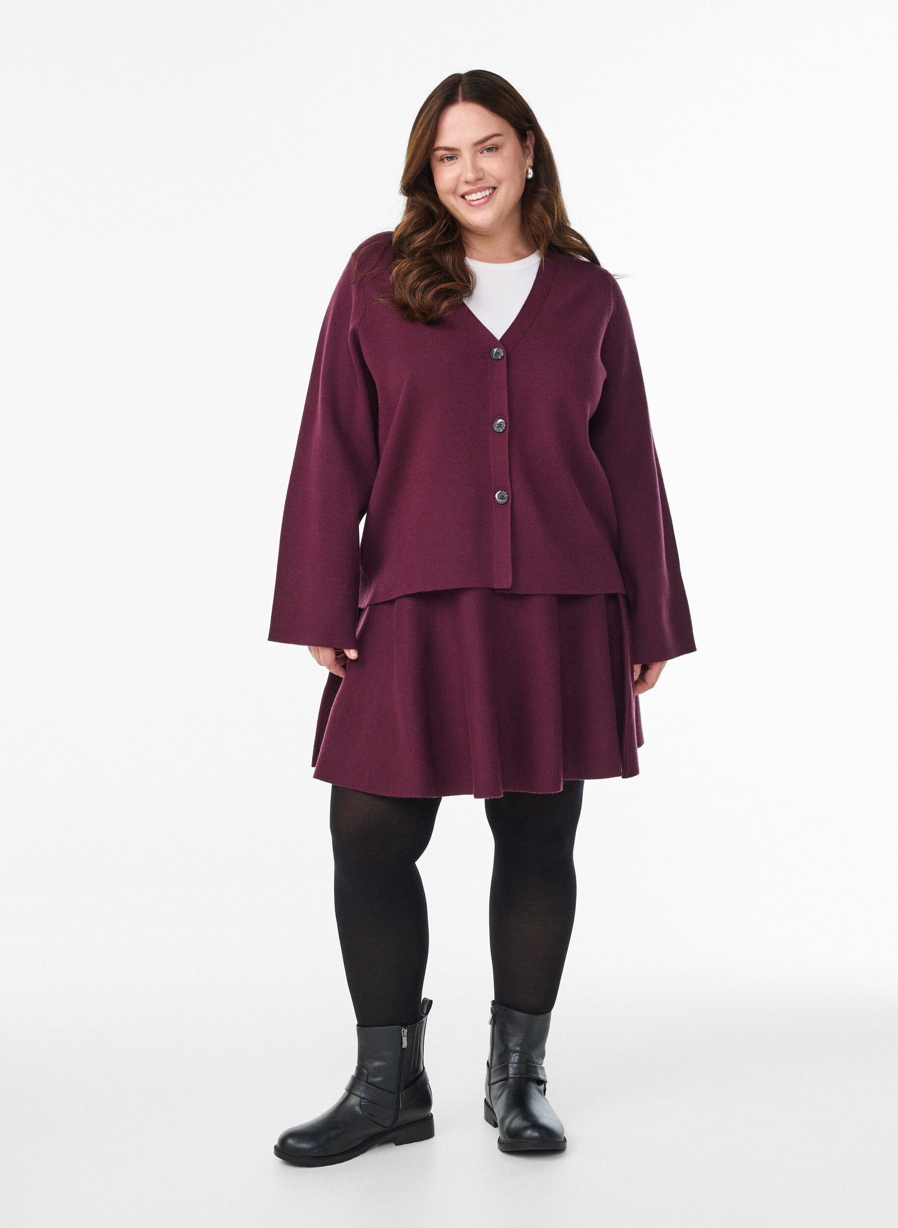 Zizzi Kurzer Strickrock in A-Linie, Dunkles Bordeaux, Model image number 1