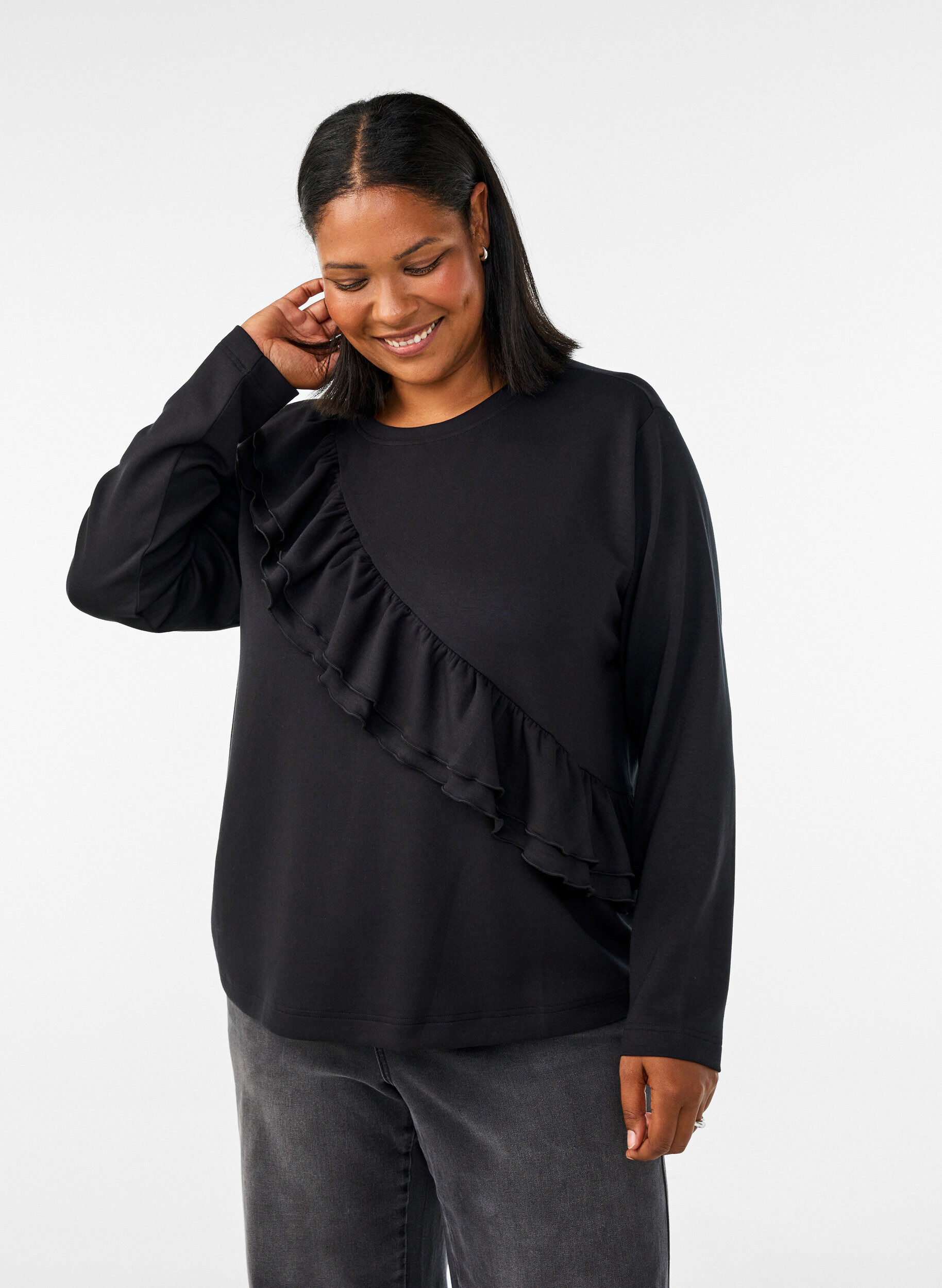 Bluse aus Jersey mit diagonalem R&uuml;schendetail, Schwarz, Model