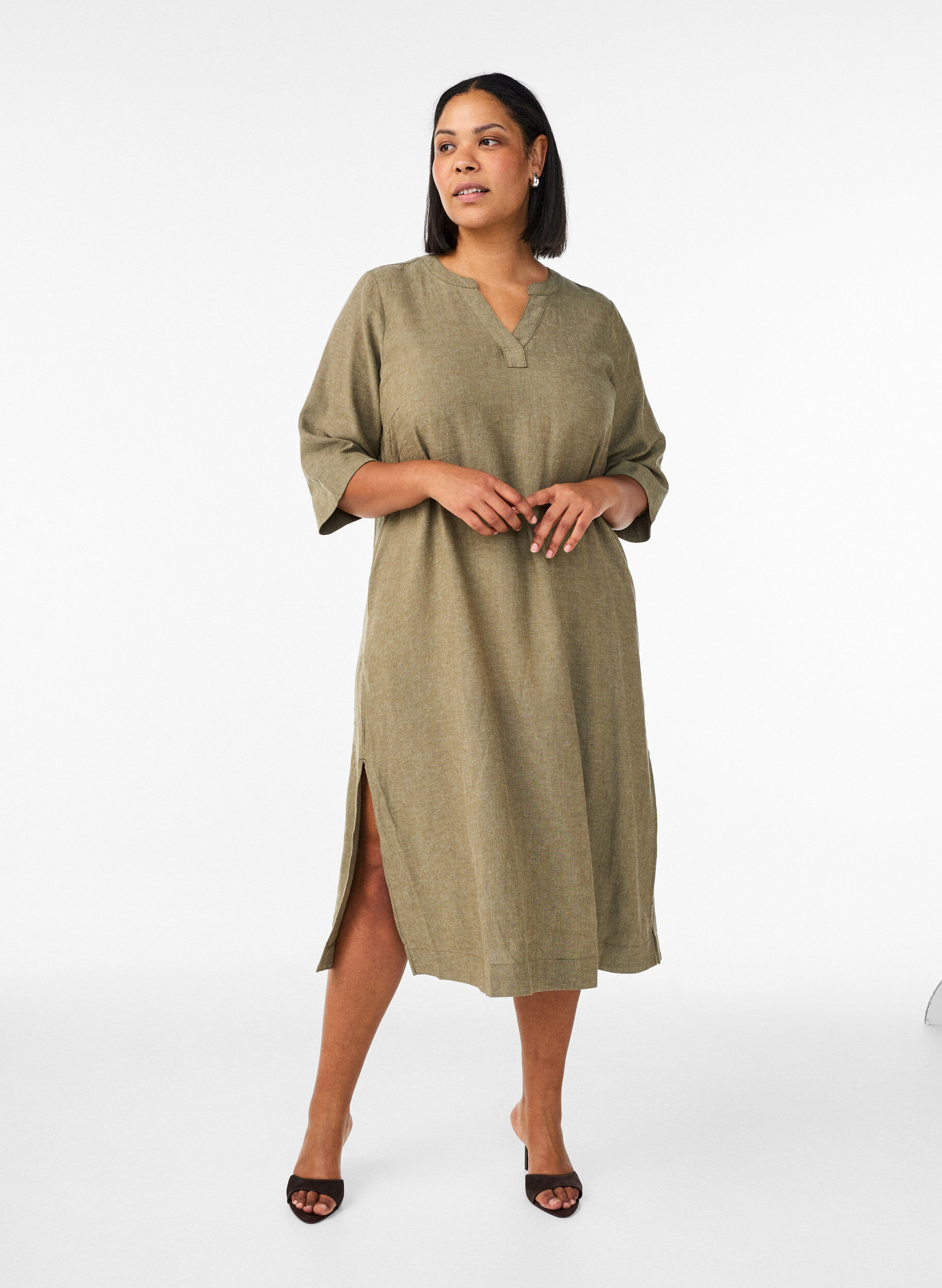 ZizziMidikleid aus Leinen und Viskose mit 1/2-&Auml;rmeln, Gr&uuml;n, Model image number 1