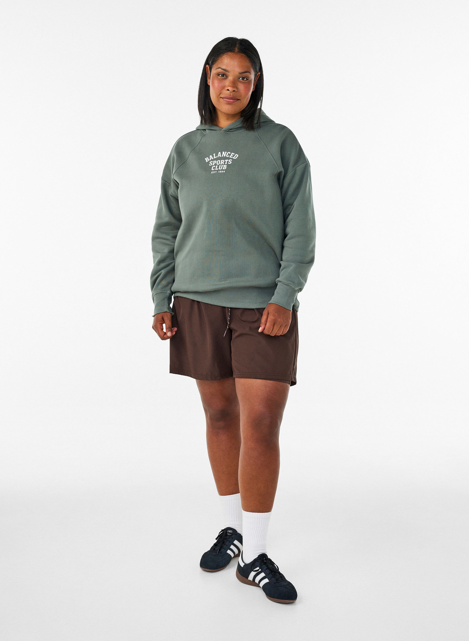 ZizziHoodie mit Brustaufdruck, Gr&uuml;n, Model image number 1