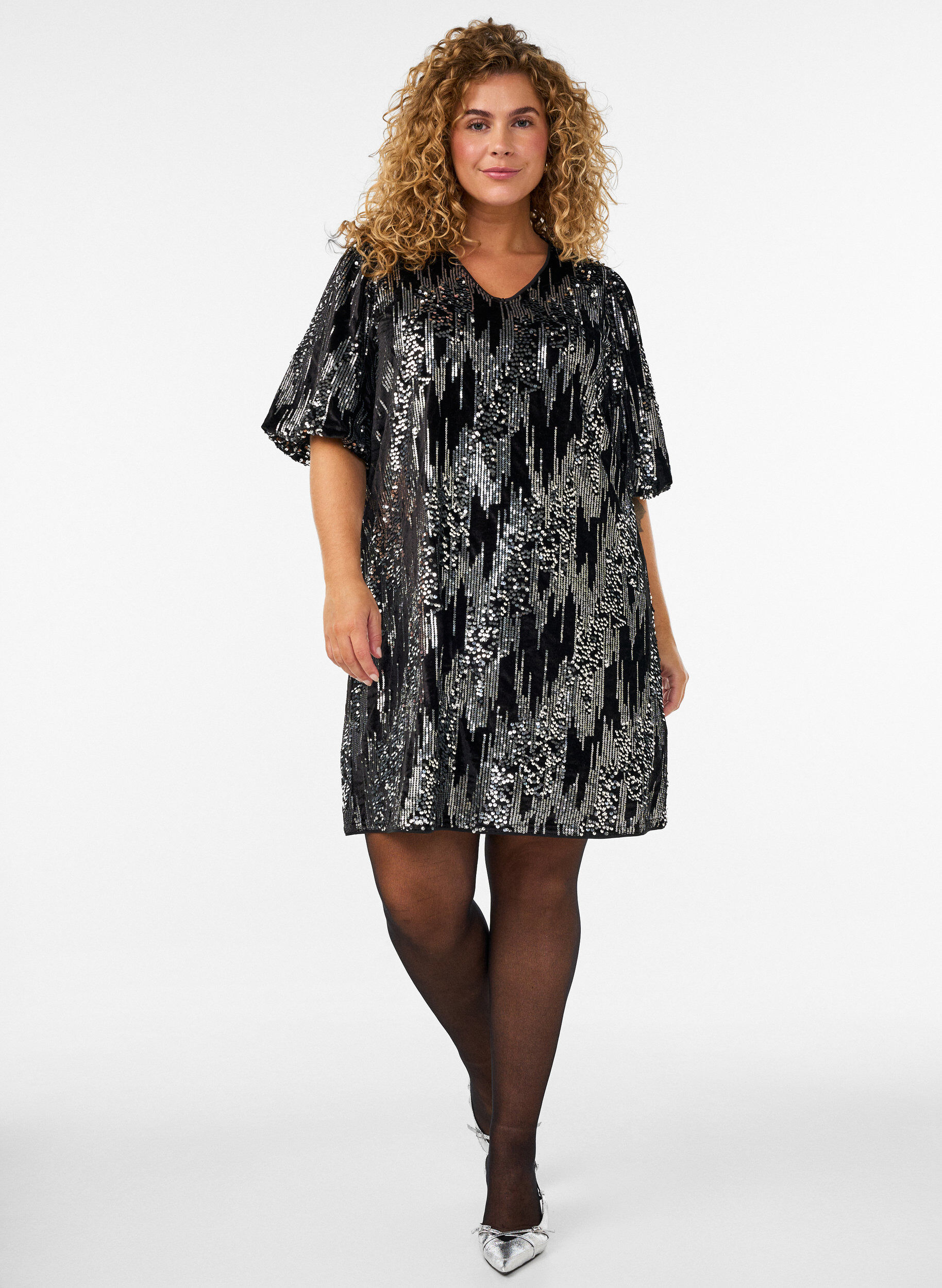 ZizziRobe courte en sequins avec des manches ballon, Noir, Model image number 0