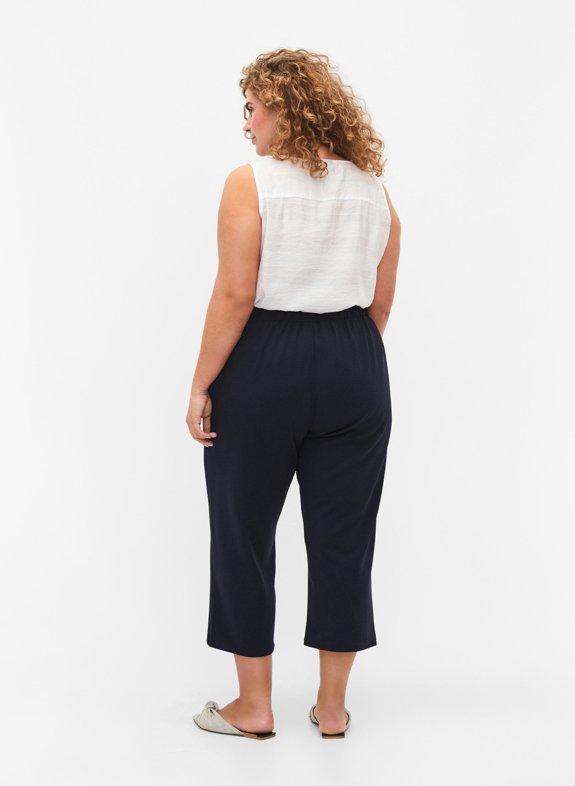 Zizzi Pantalon 7/8 &agrave; coupe ample, Bleu, Model image number 1