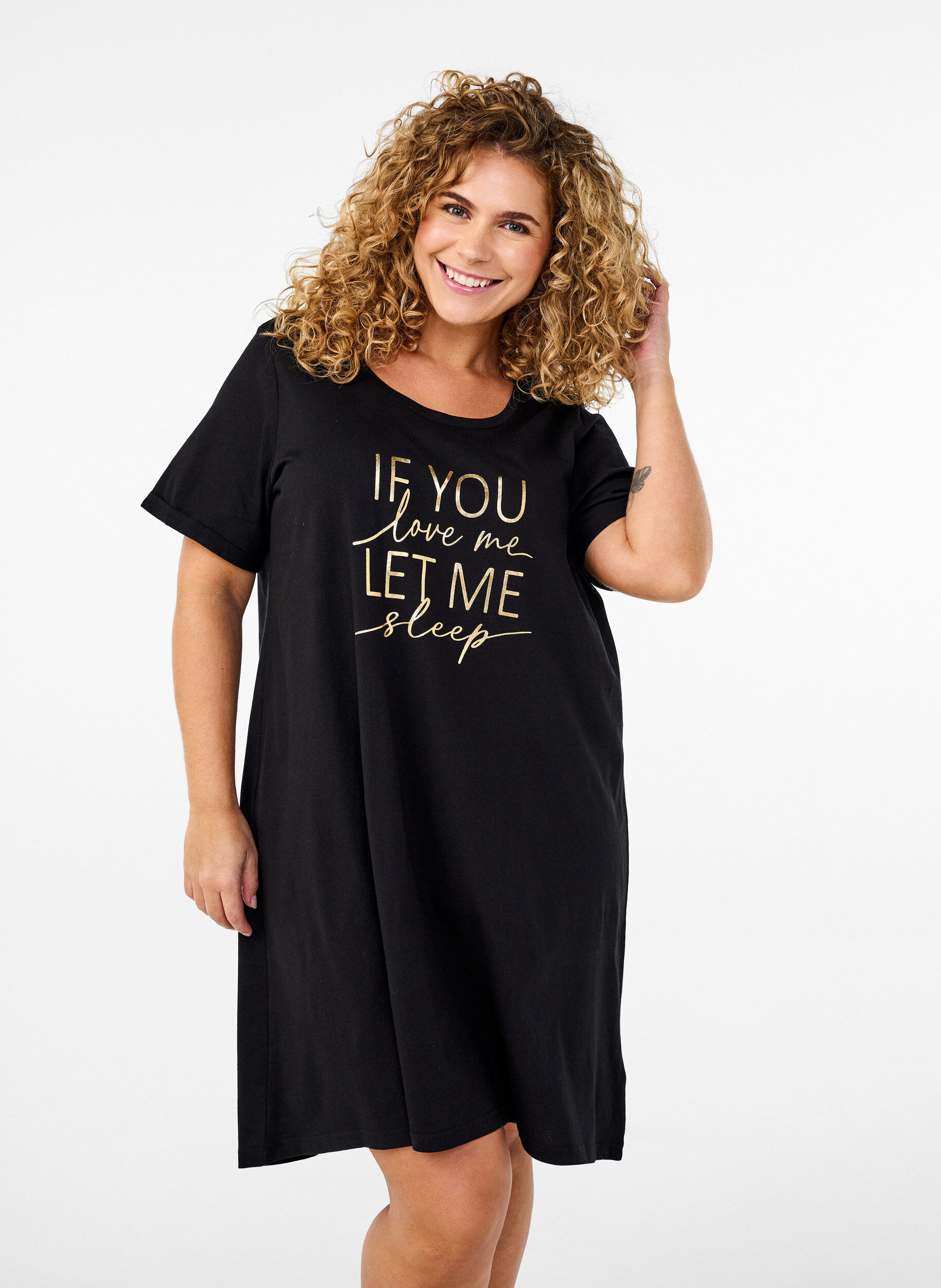 ZizziKurz&auml;rmeliges Nachthemd aus Bio-Baumwolle, Schwarz, Model image number 0
